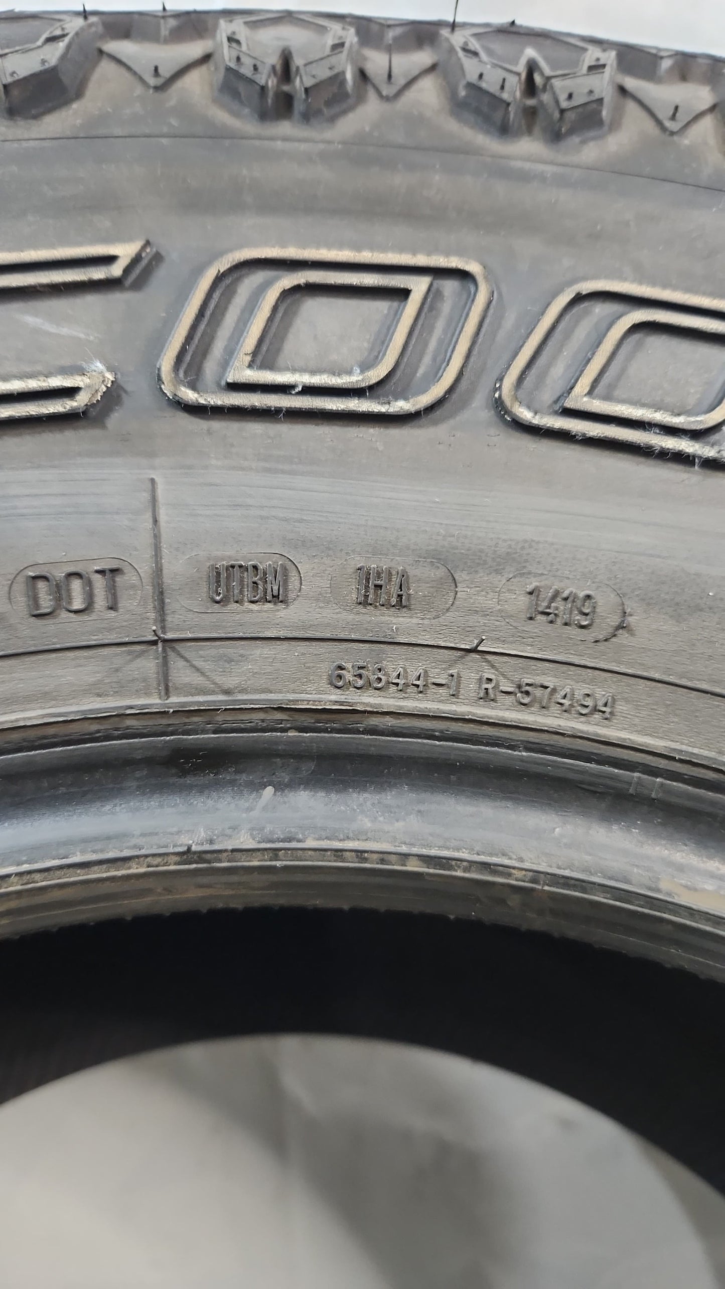 Used Tire - 315/70R17 Cooper Discoverer MTP