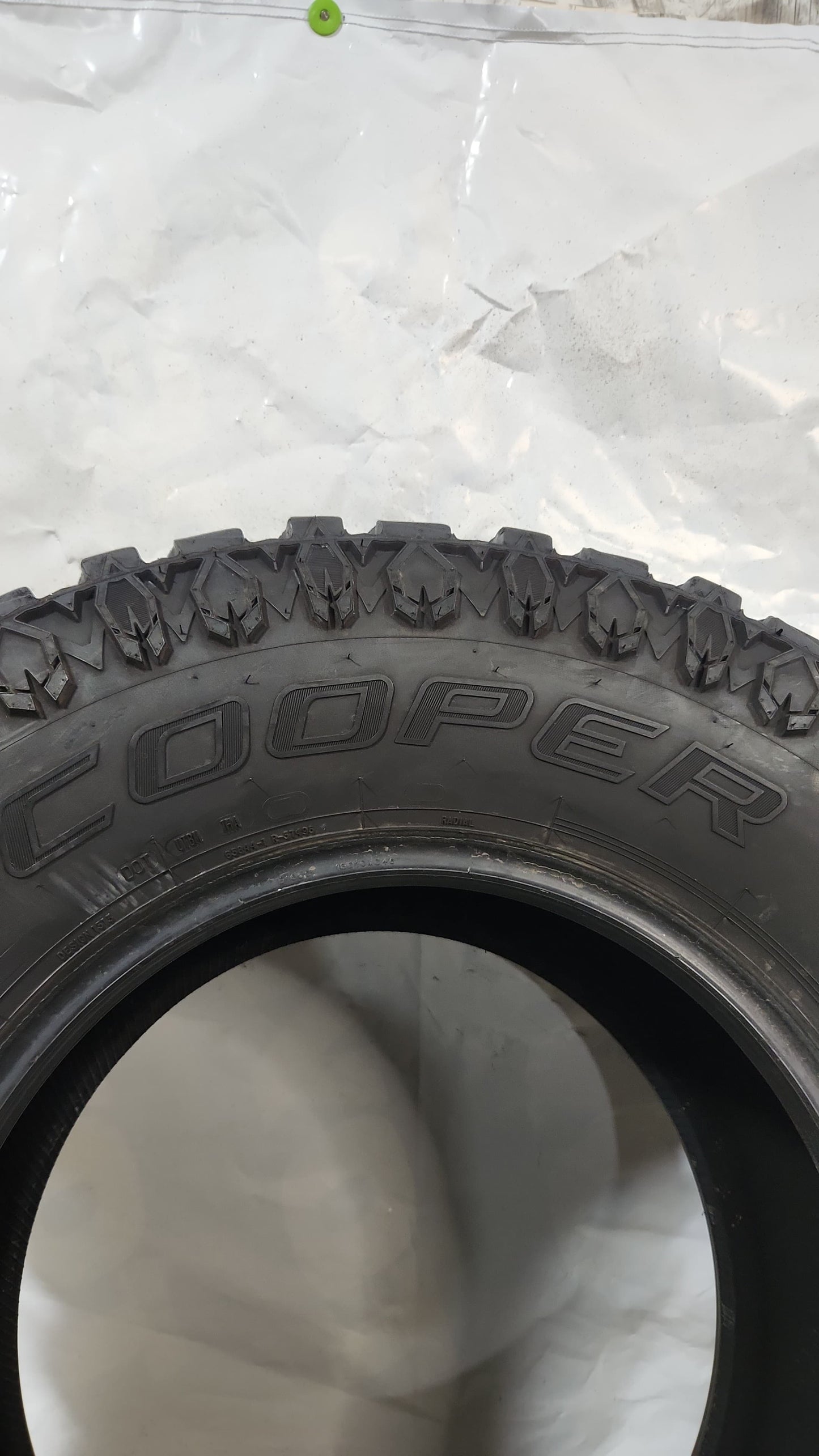 Used Tire - 315/70R17 Cooper Discoverer MTP