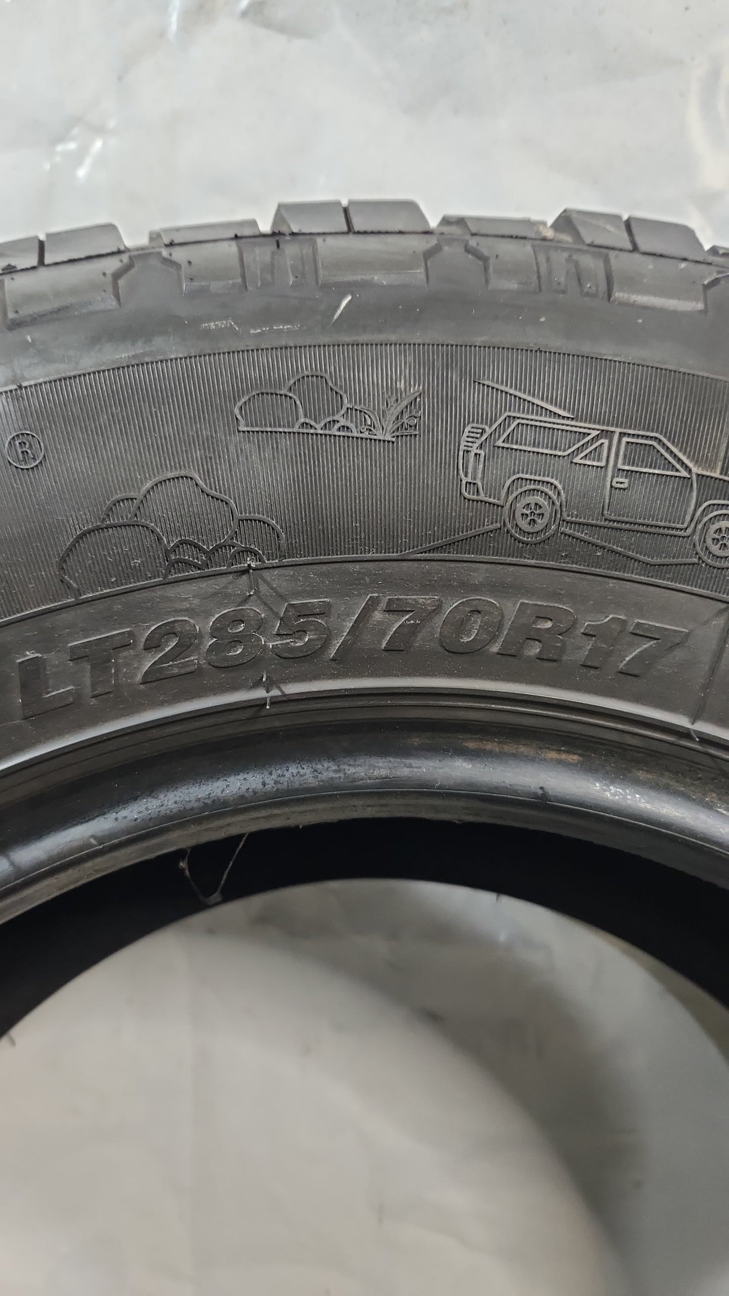 Used Tire - 285/70R17 Radar Renegade A/T 5