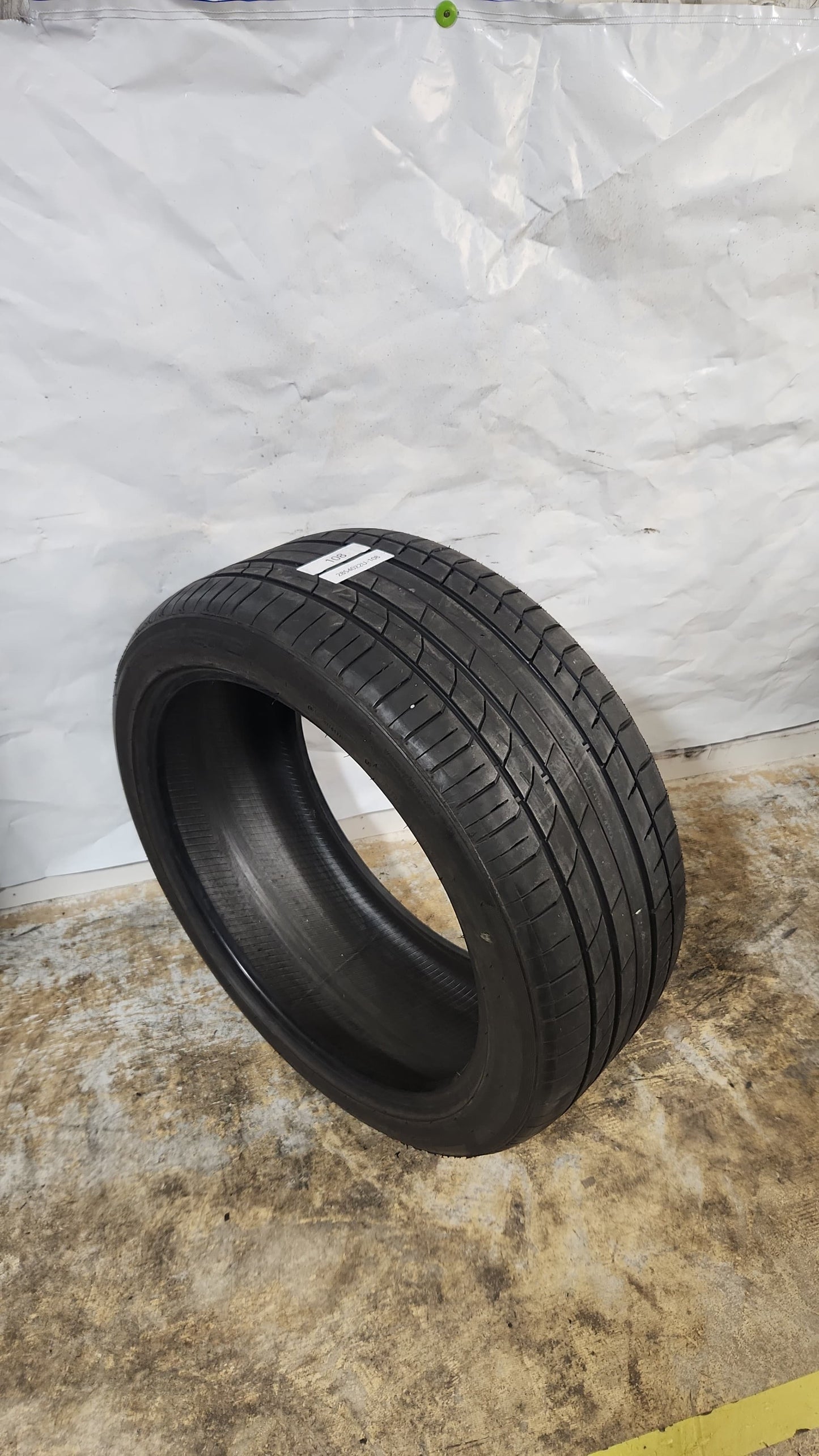 Used Tire - 285/40R22 Accelera IOTA-ST68