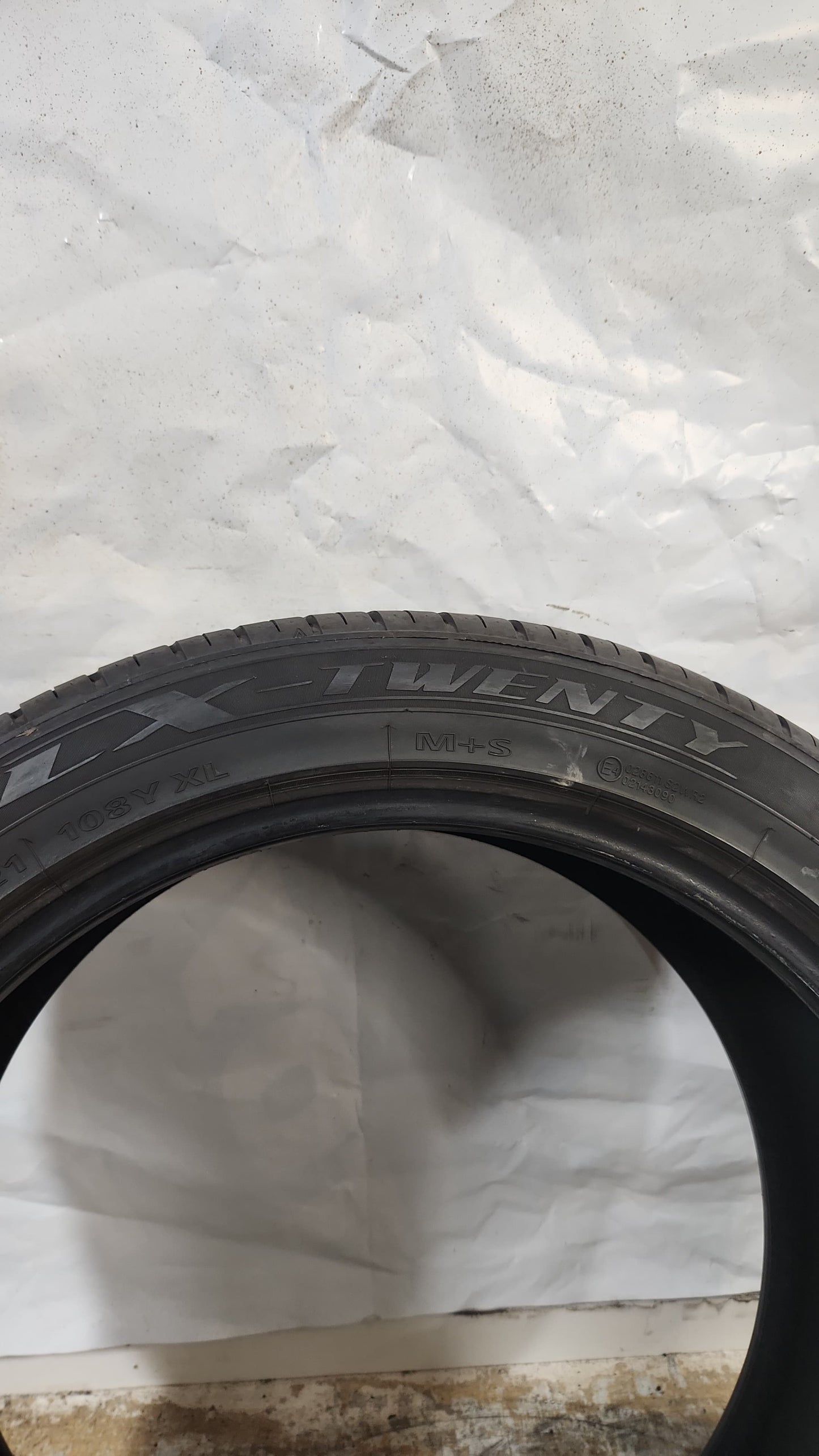 Set of 2 - 265/45R21 Lexani LX-Twenty - Used Tires