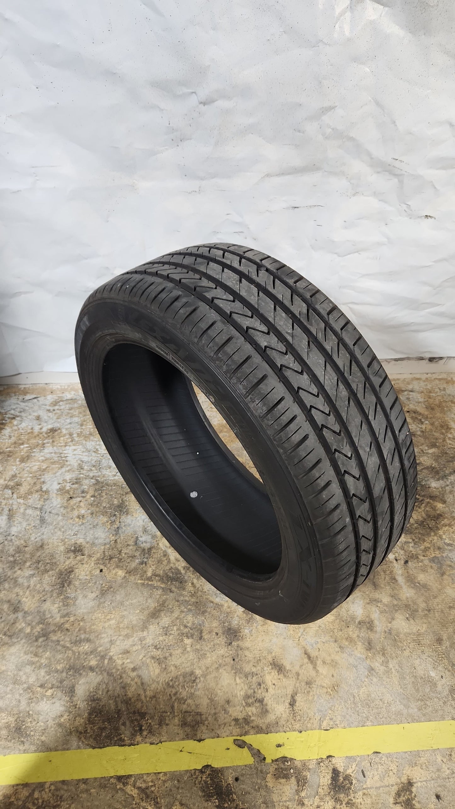 Set of 2 - 265/45R21 Lexani LX-Twenty - Used Tires