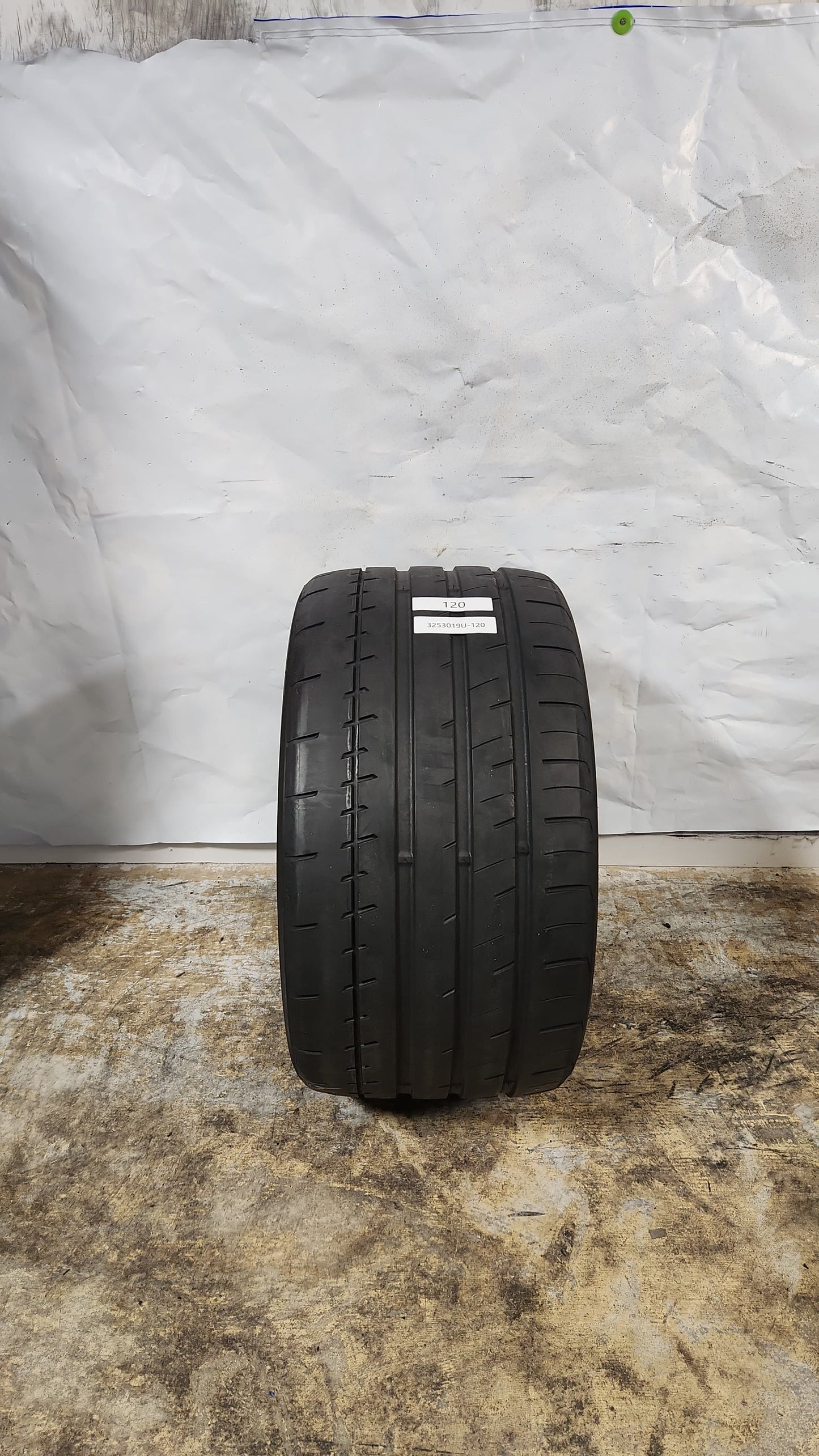 Used Tire - 325/30R19 Yokohama Advan Apex