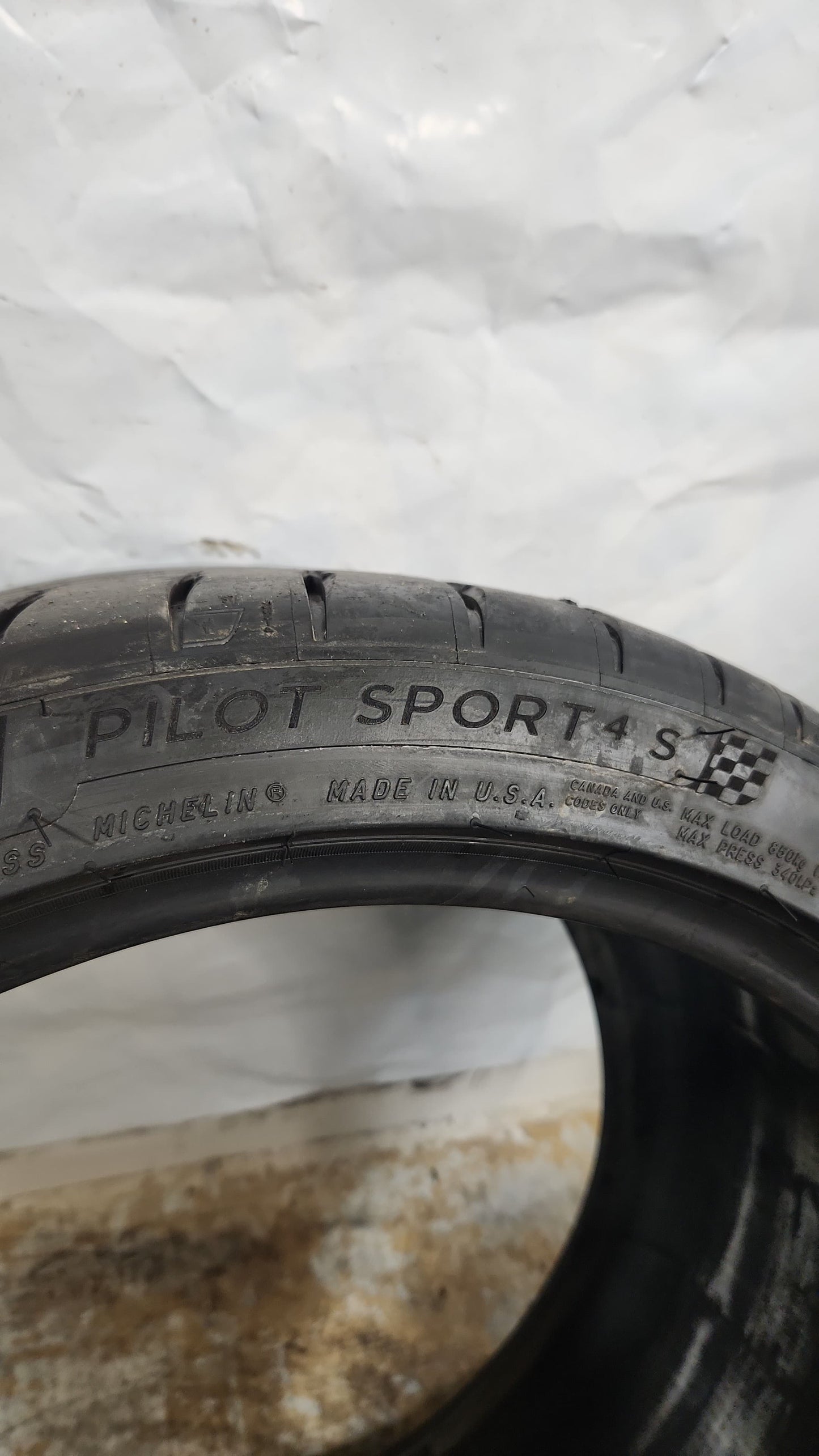 Used Tire - 305/30R19 Michelin Pilot Sport 4S