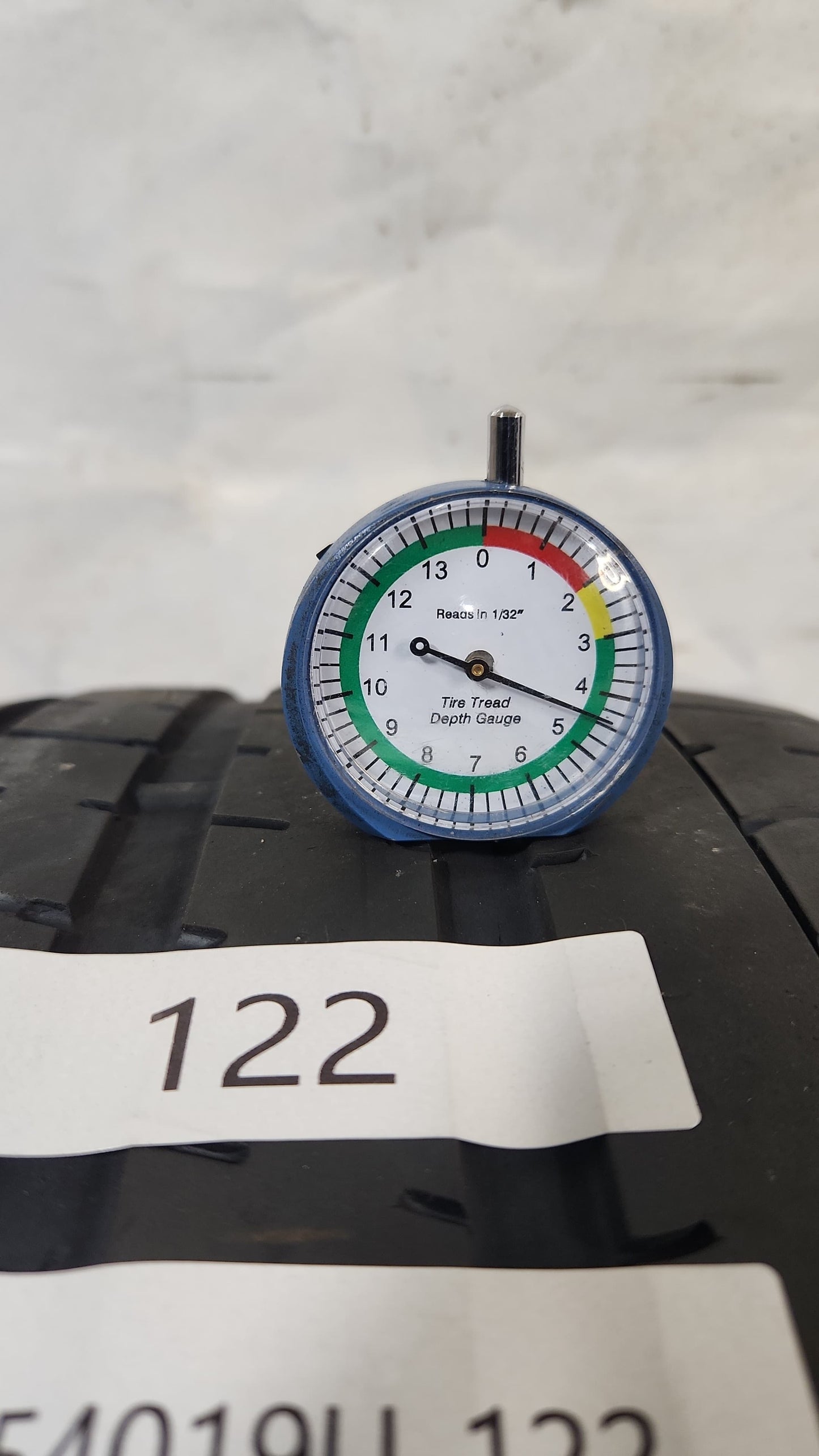 Used Tire - 255/40R19 Pirelli P Zero