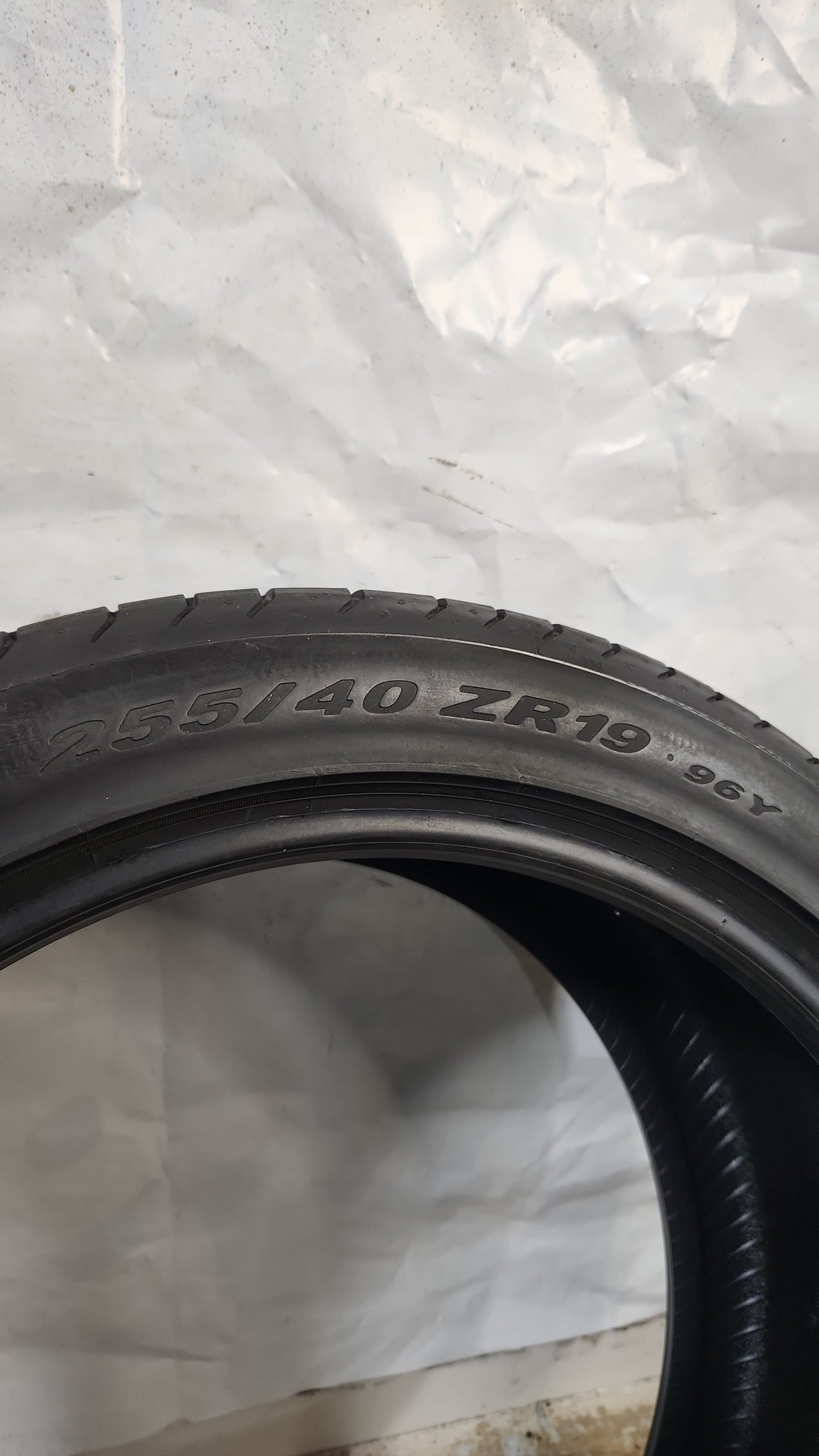 Used Tire - 255/40R19 Pirelli P Zero