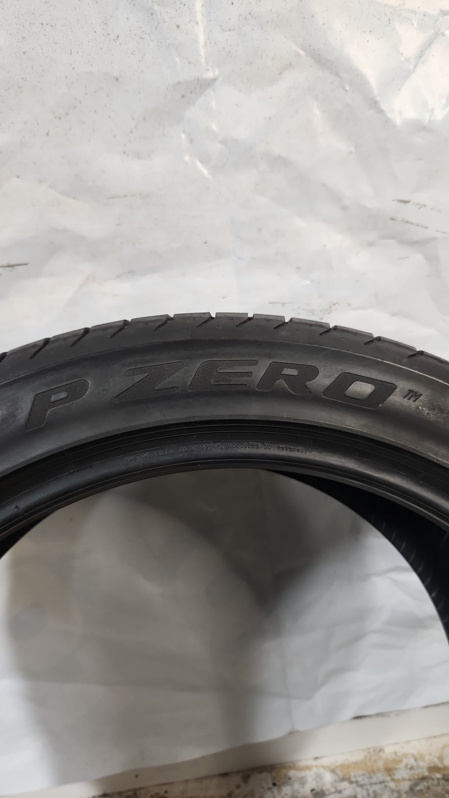 Used Tire - 255/40R19 Pirelli P Zero