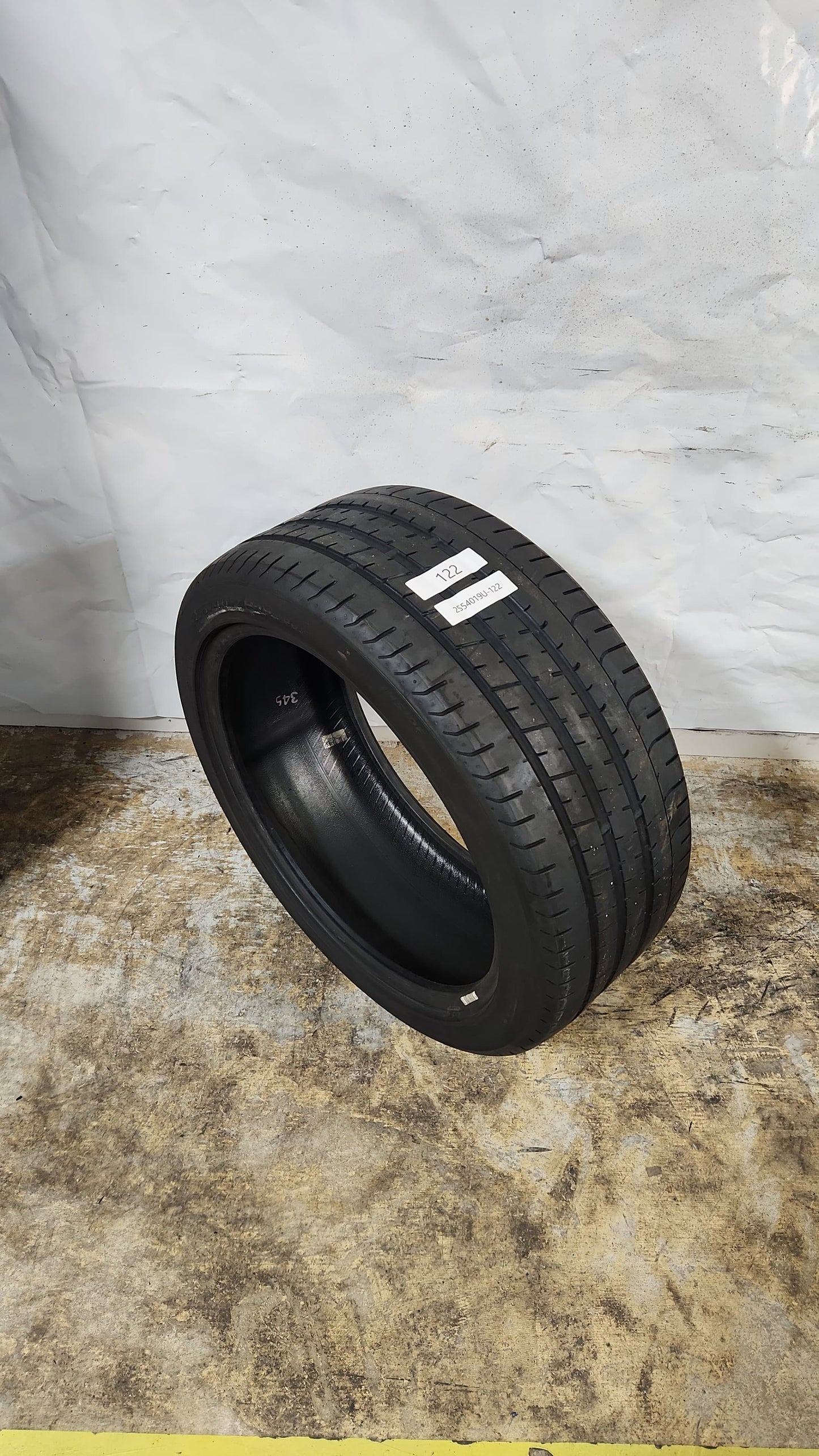 Used Tire - 255/40R19 Pirelli P Zero