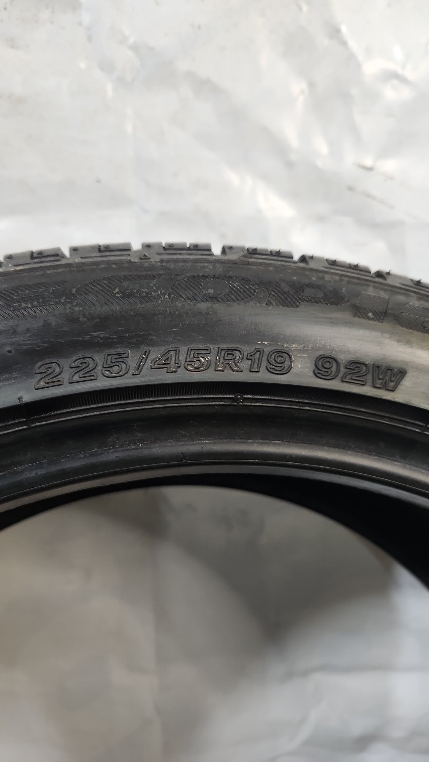 Used Tire - 225/45R19 Bridgestone Ecopia H/L 422 Plus