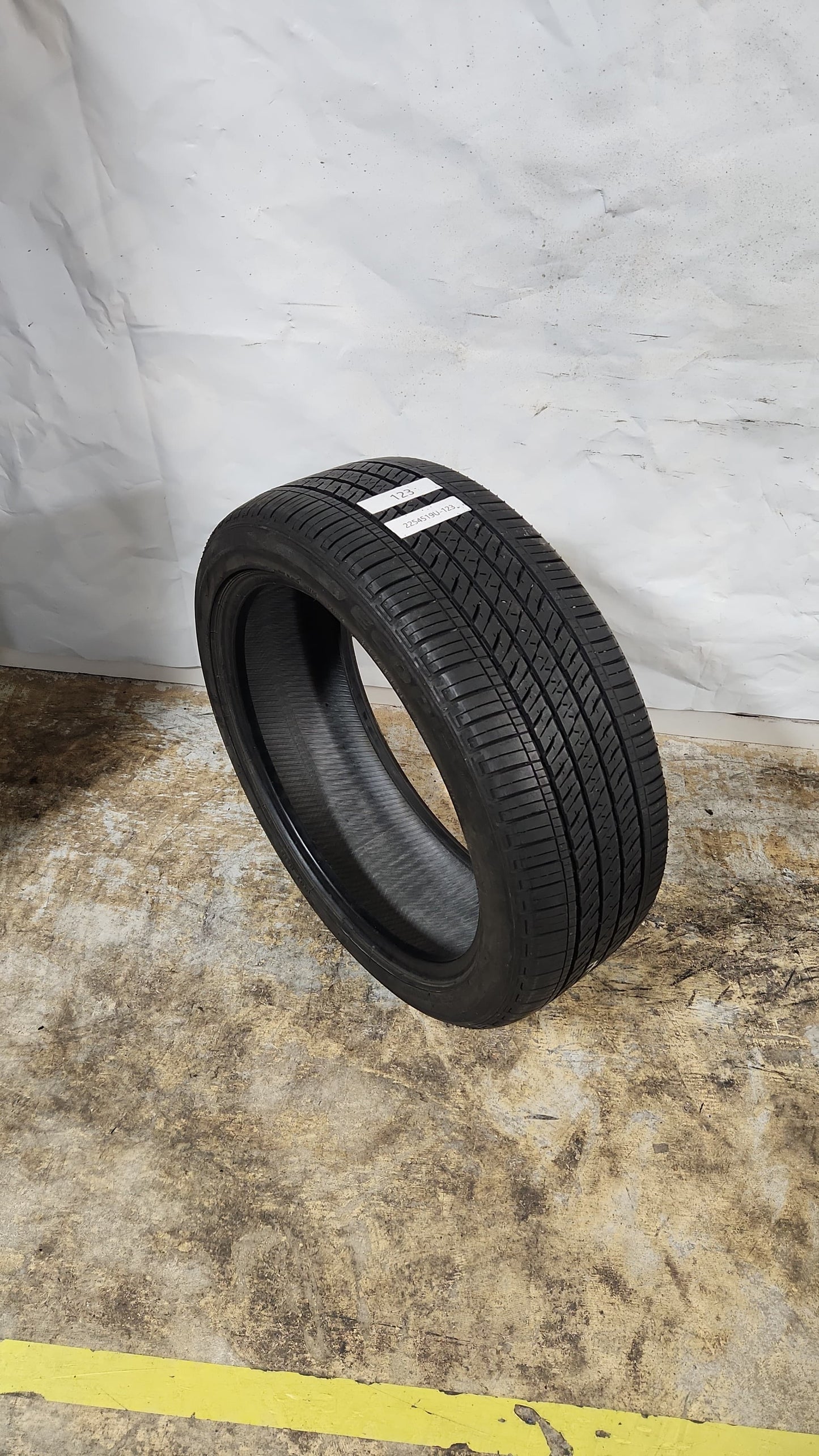Used Tire - 225/45R19 Bridgestone Ecopia H/L 422 Plus