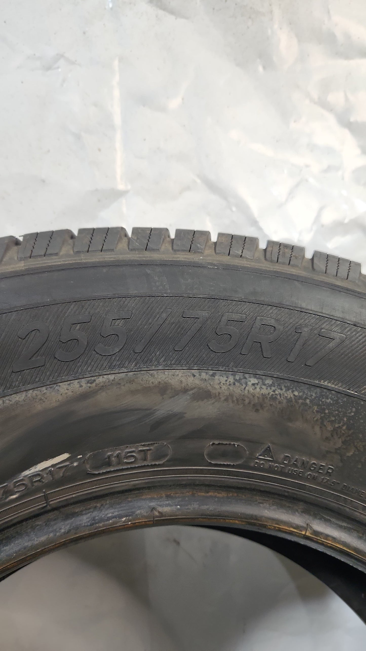 Used Tire - 255/75R17 Michelin Defender LTX M/S