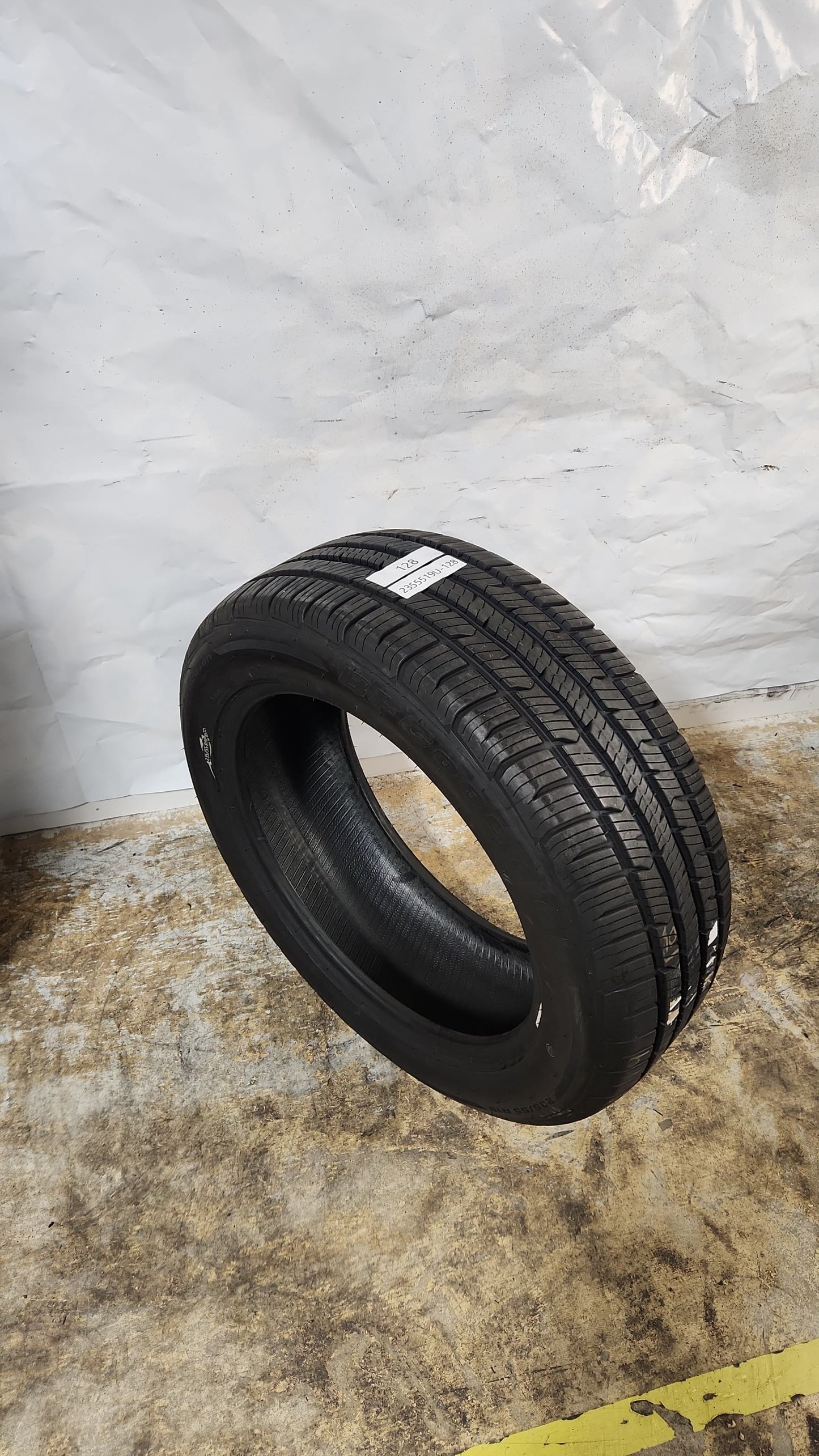 Used Tire - 235/55R19 BFGoodrich Advantage Control 8/32