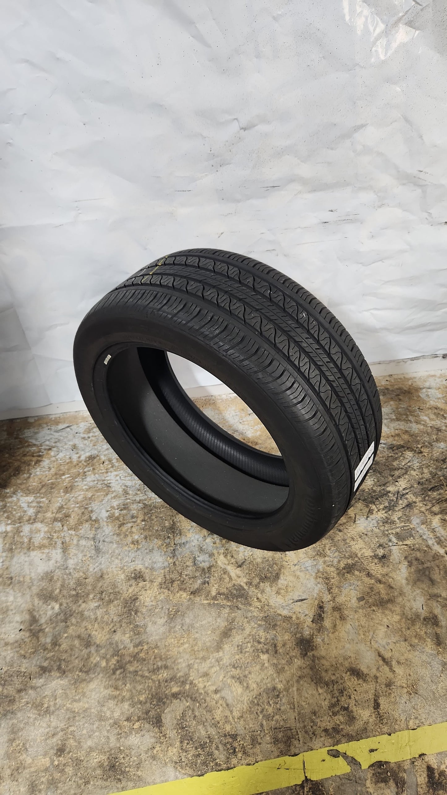 Used Tire - 255/45R19 Continental Pro Contact RX
