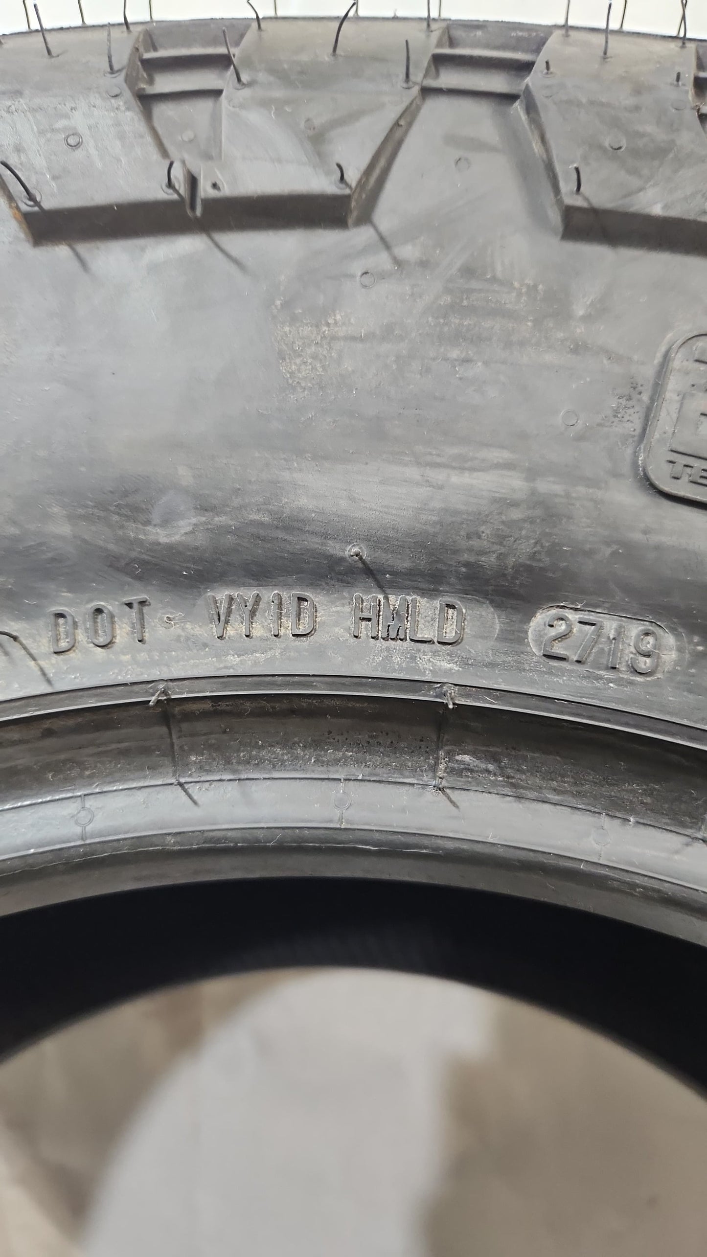 Used Tire - 33X12.50R17 General Grabber X3 13/32