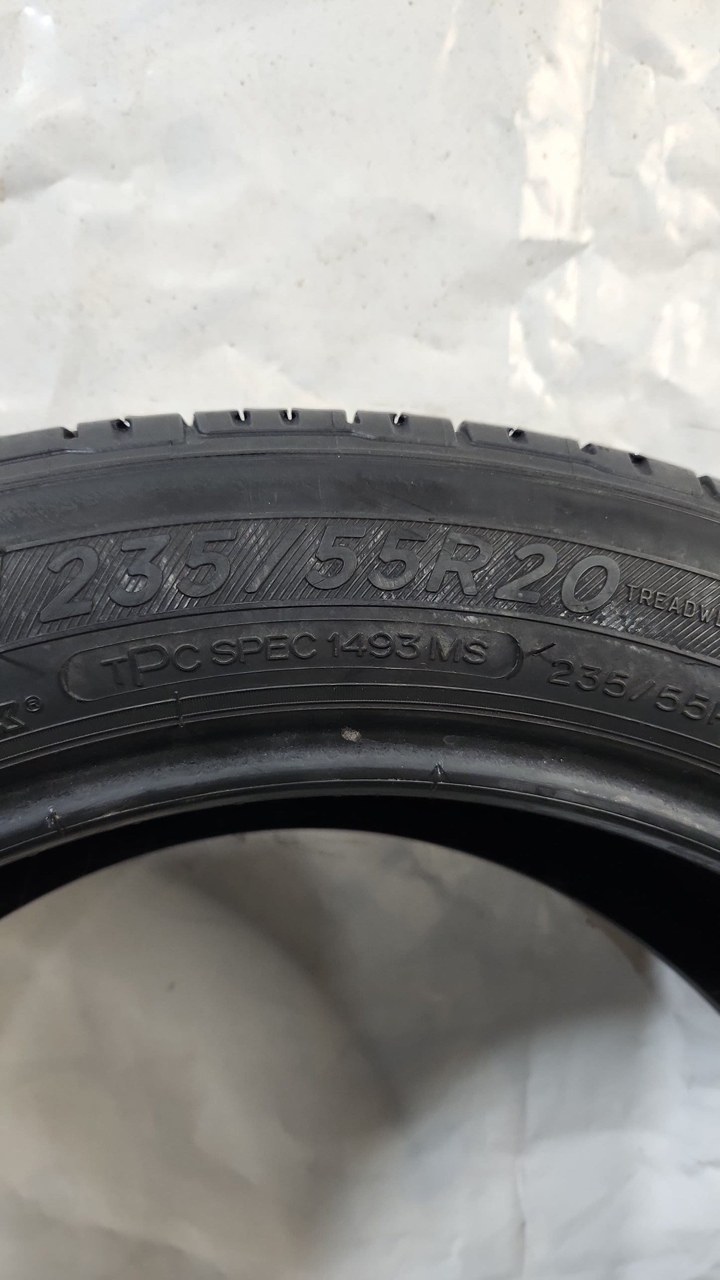 Used Tire - 235/55R20 Michelin Premier LTX