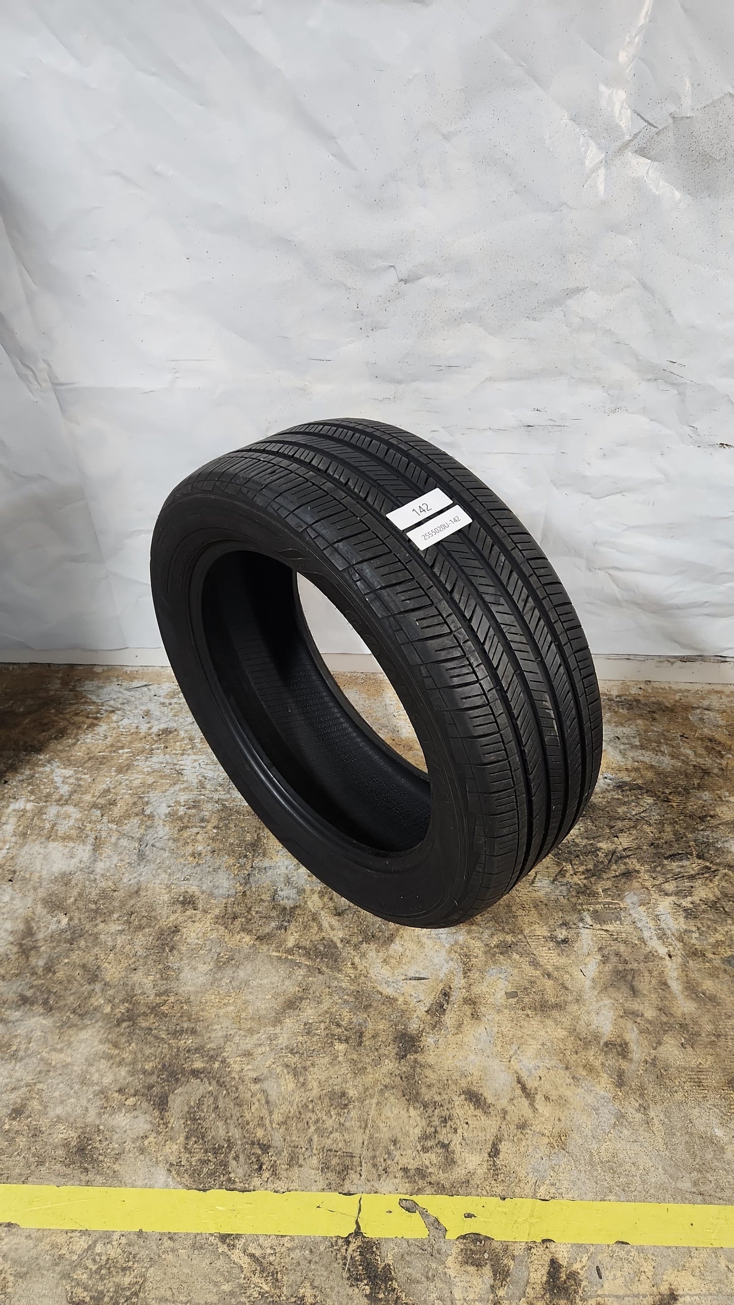 Used Tire - 255/50R20 Goodyear Assurance Finesse
