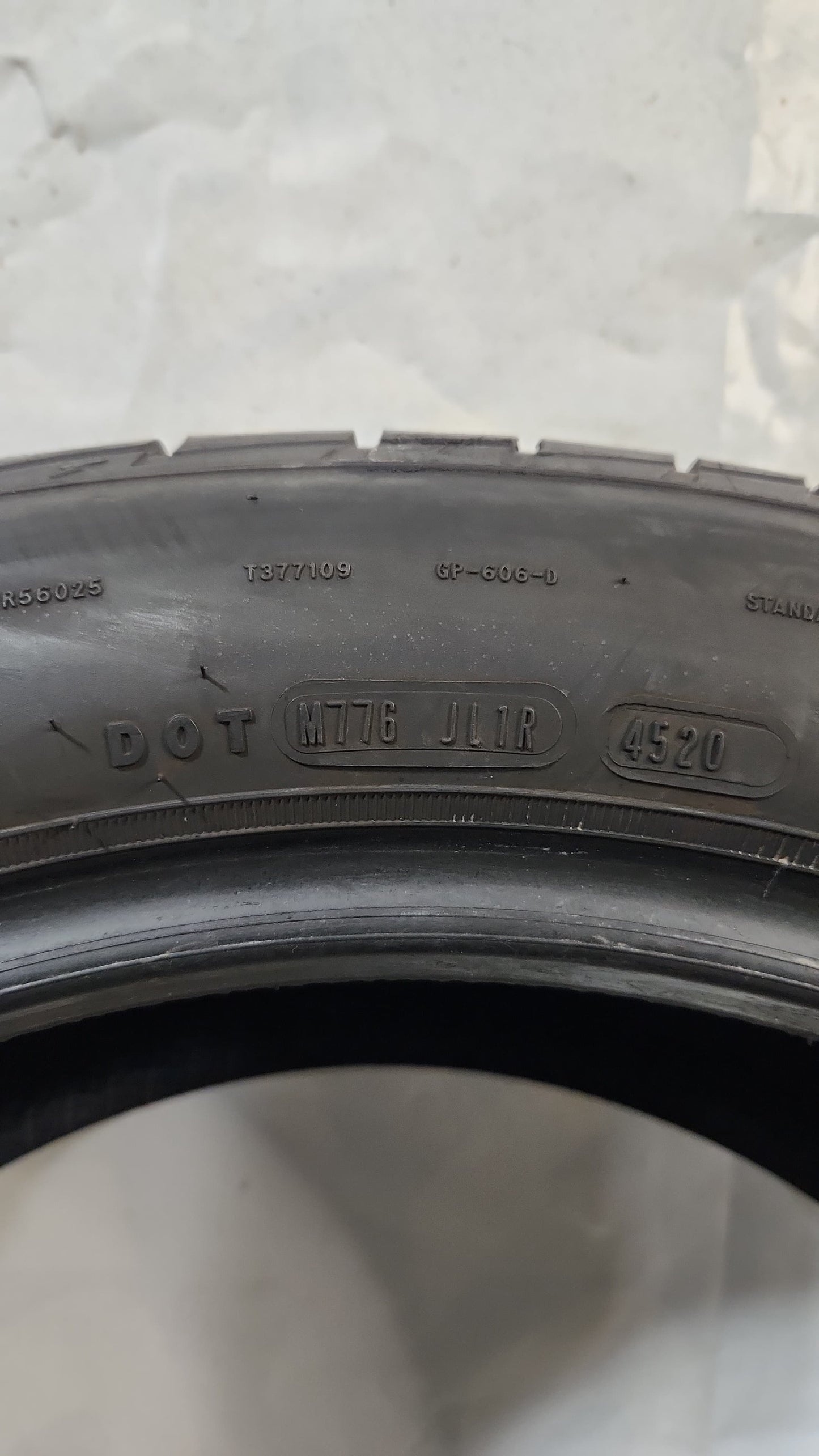 Used Tire - 245/50R20 Goodyear Assurance Maxlife 9/32