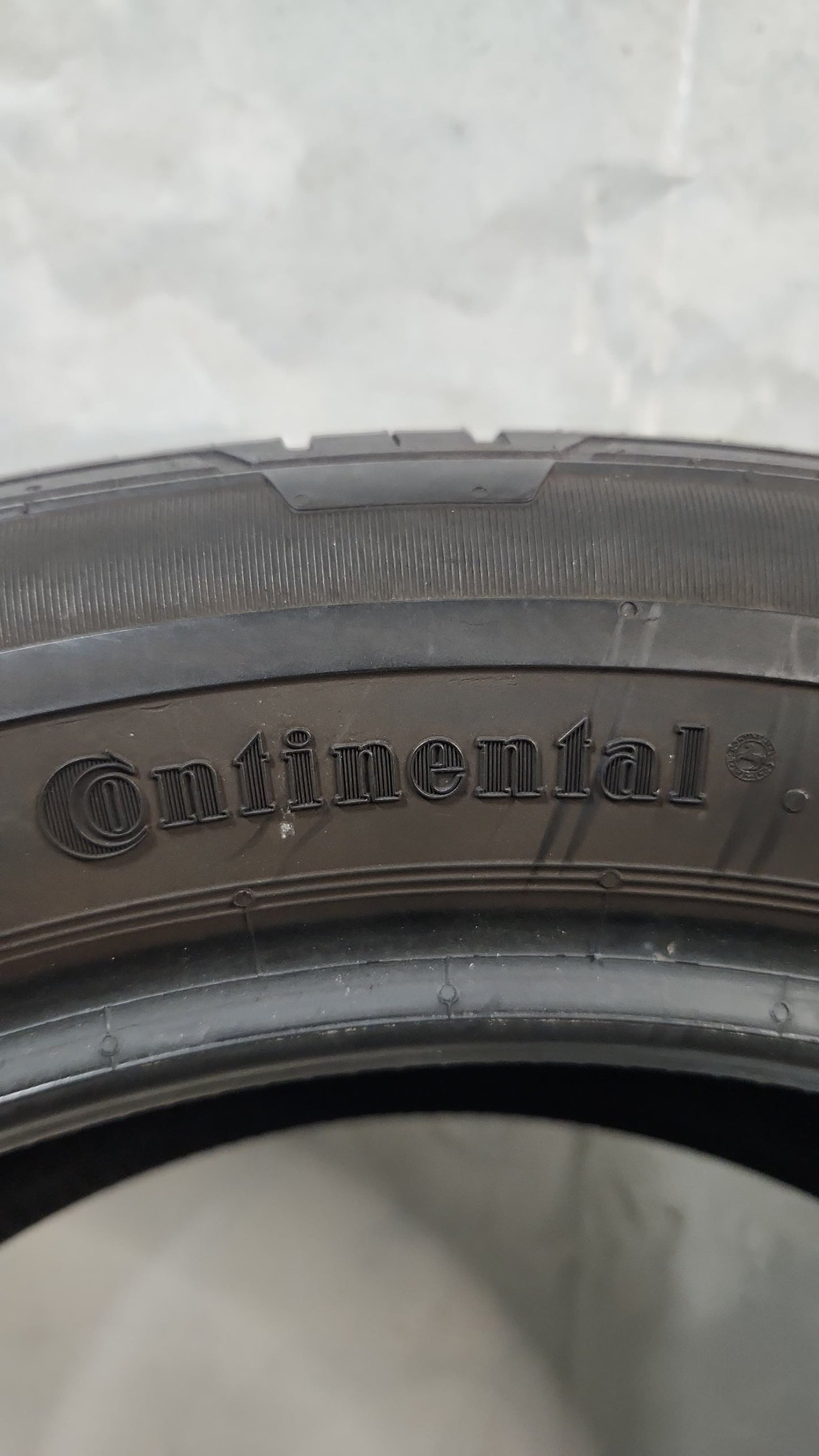 Used Tire - 235/50R19 Continental 4x4 Contact