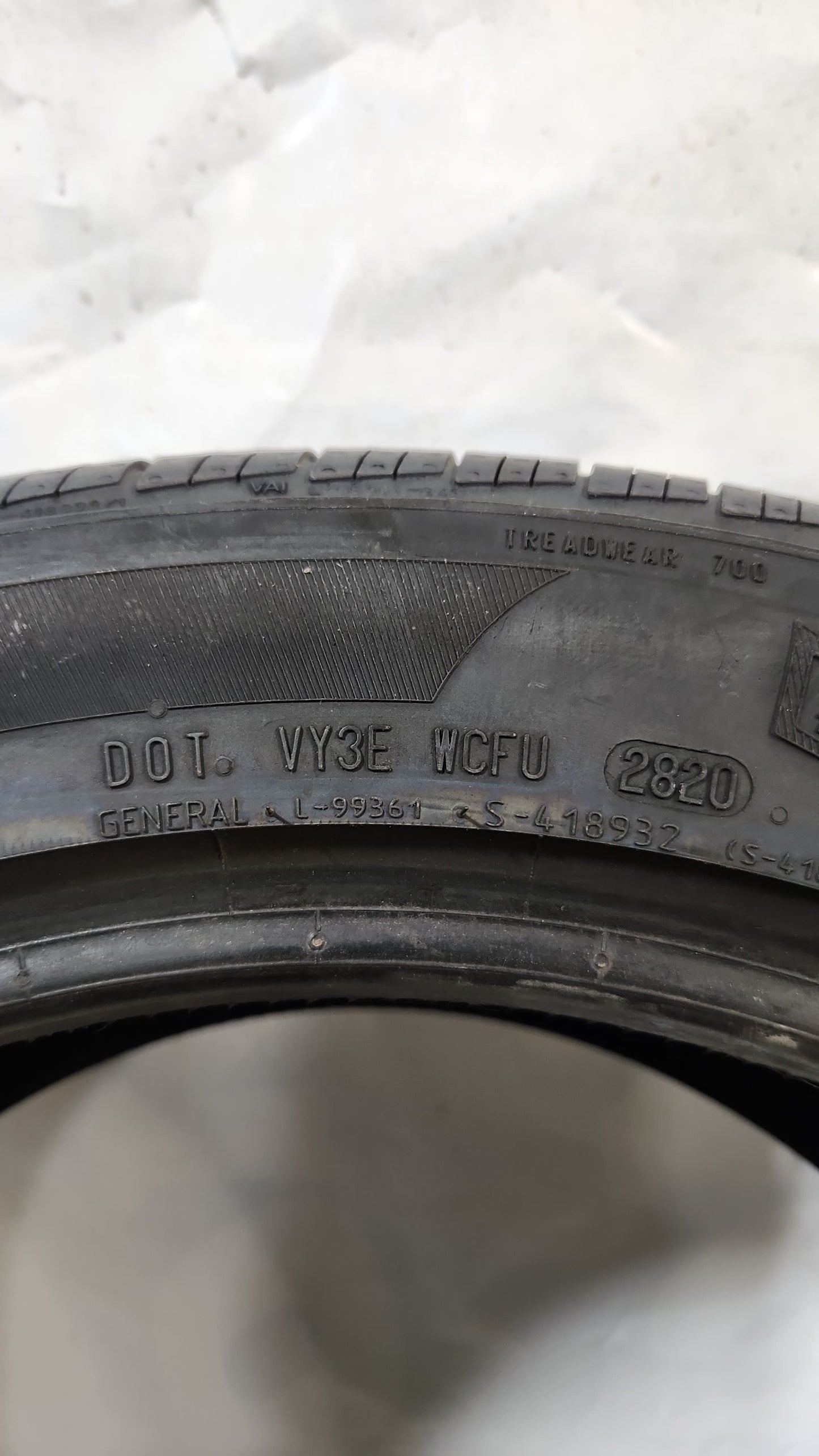 Used Tire - 255/45R19 General Altimax RT43 7/32