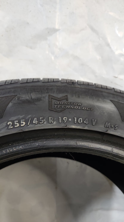 Used Tire - 255/45R19 General Altimax RT43 7/32