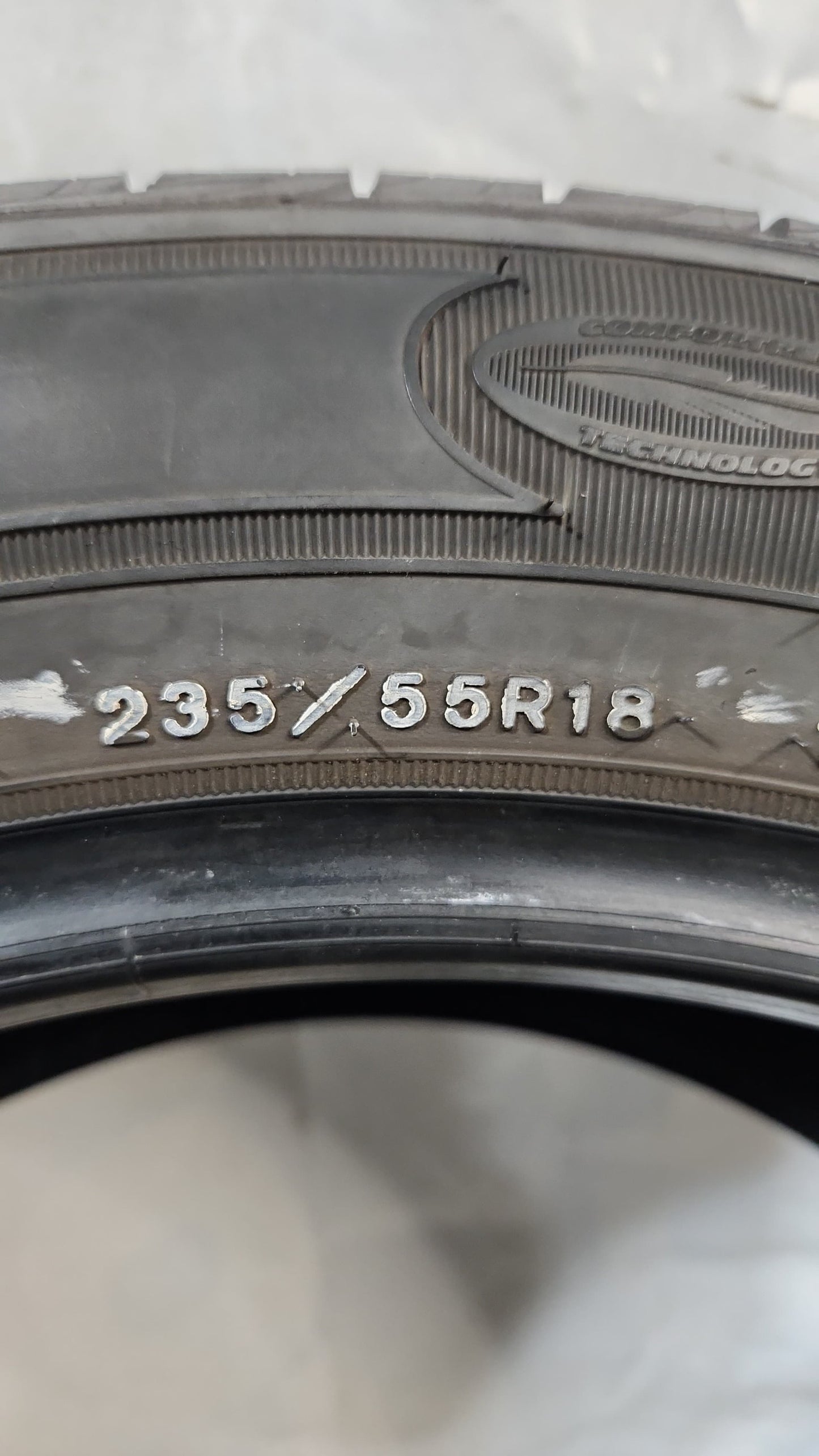 Used Tire - 235/55R18 Goodyear Assurance ComforTred Touring