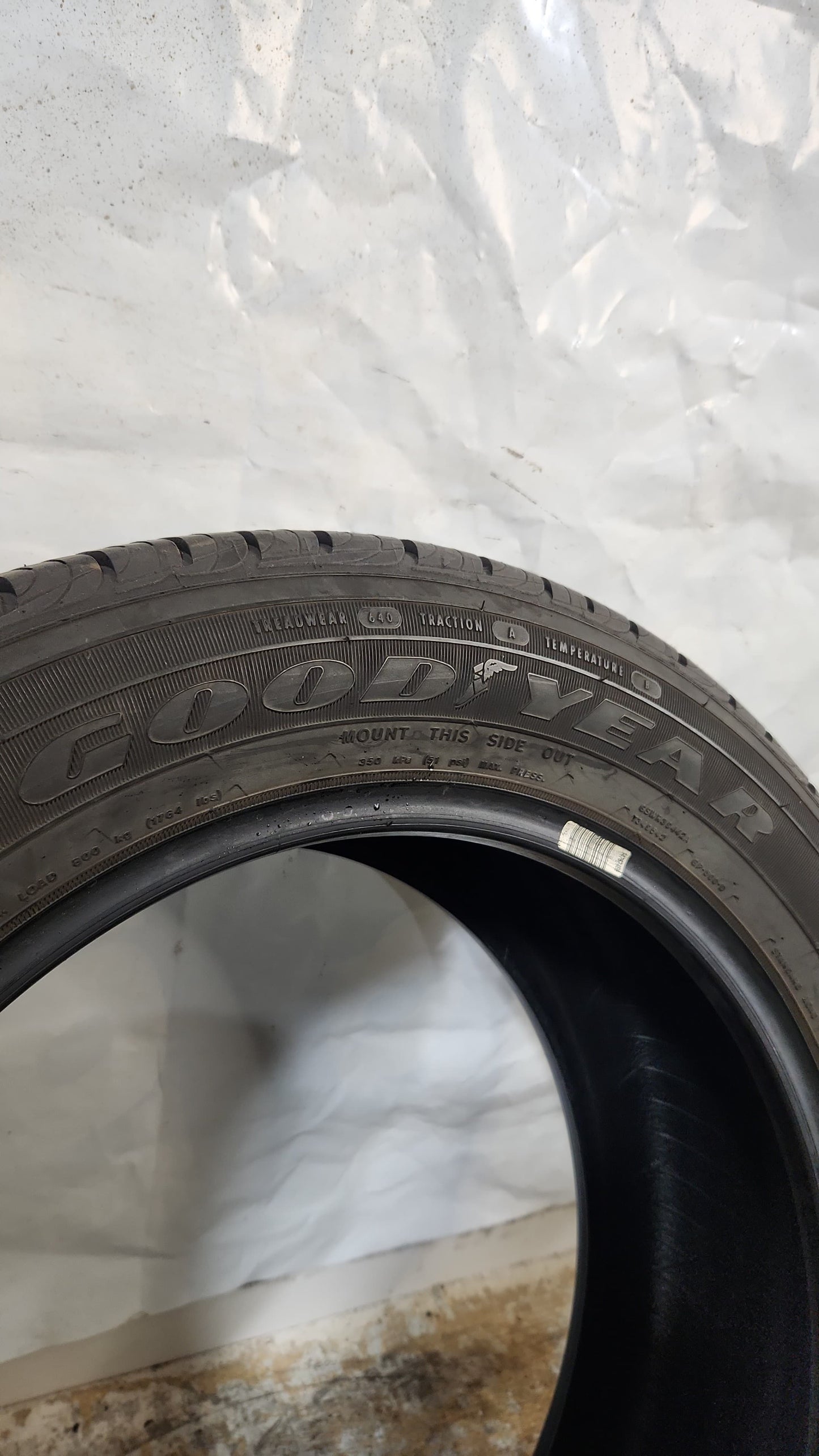 Used Tire - 235/55R18 Goodyear Assurance ComforTred Touring