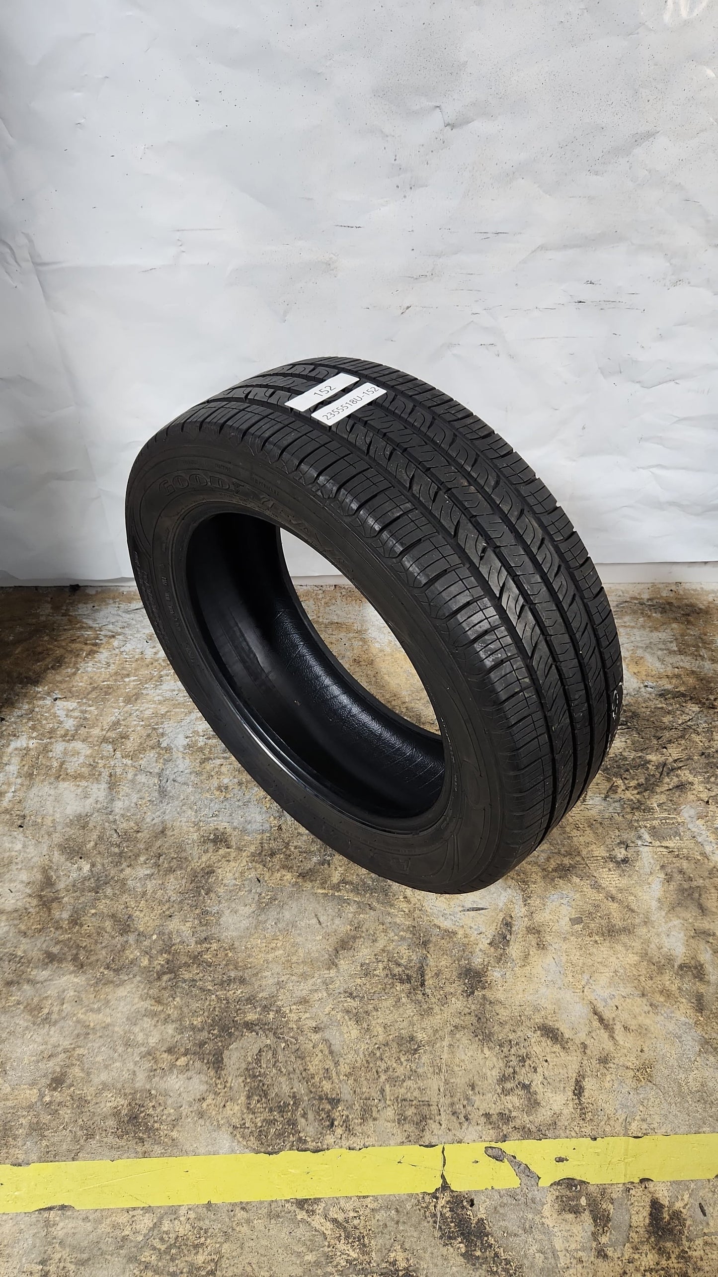 Used Tire - 235/55R18 Goodyear Assurance ComforTred Touring