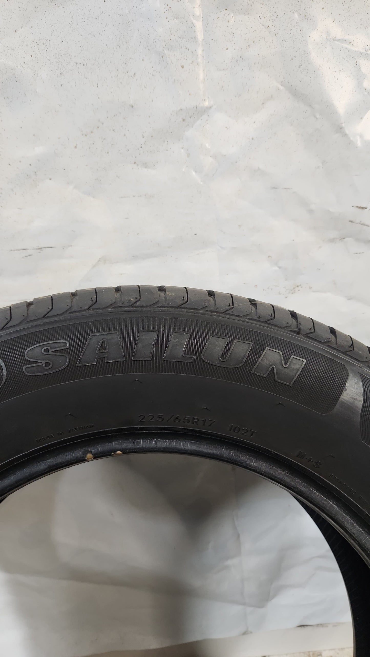 Used Tire - 225/65R17 Sailun Atrezzo SH406