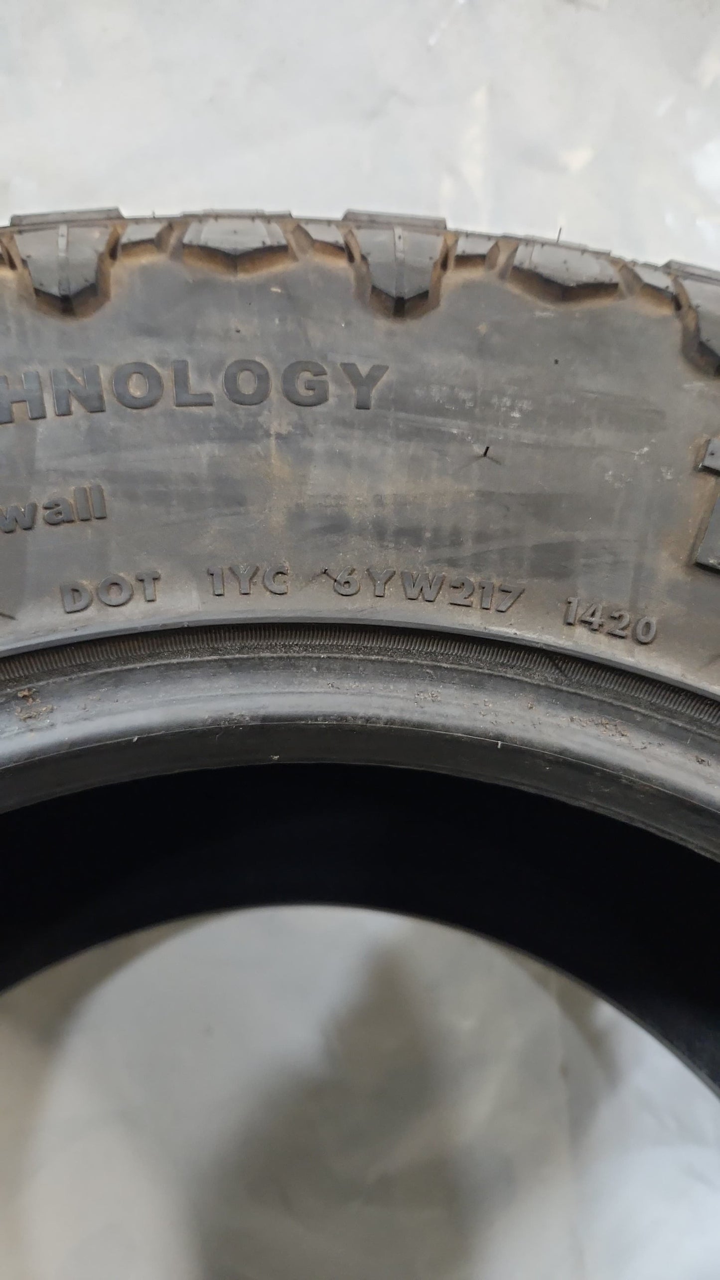 Used Tire - 33X12.50R18 Venom Power Terra Hunter R/T