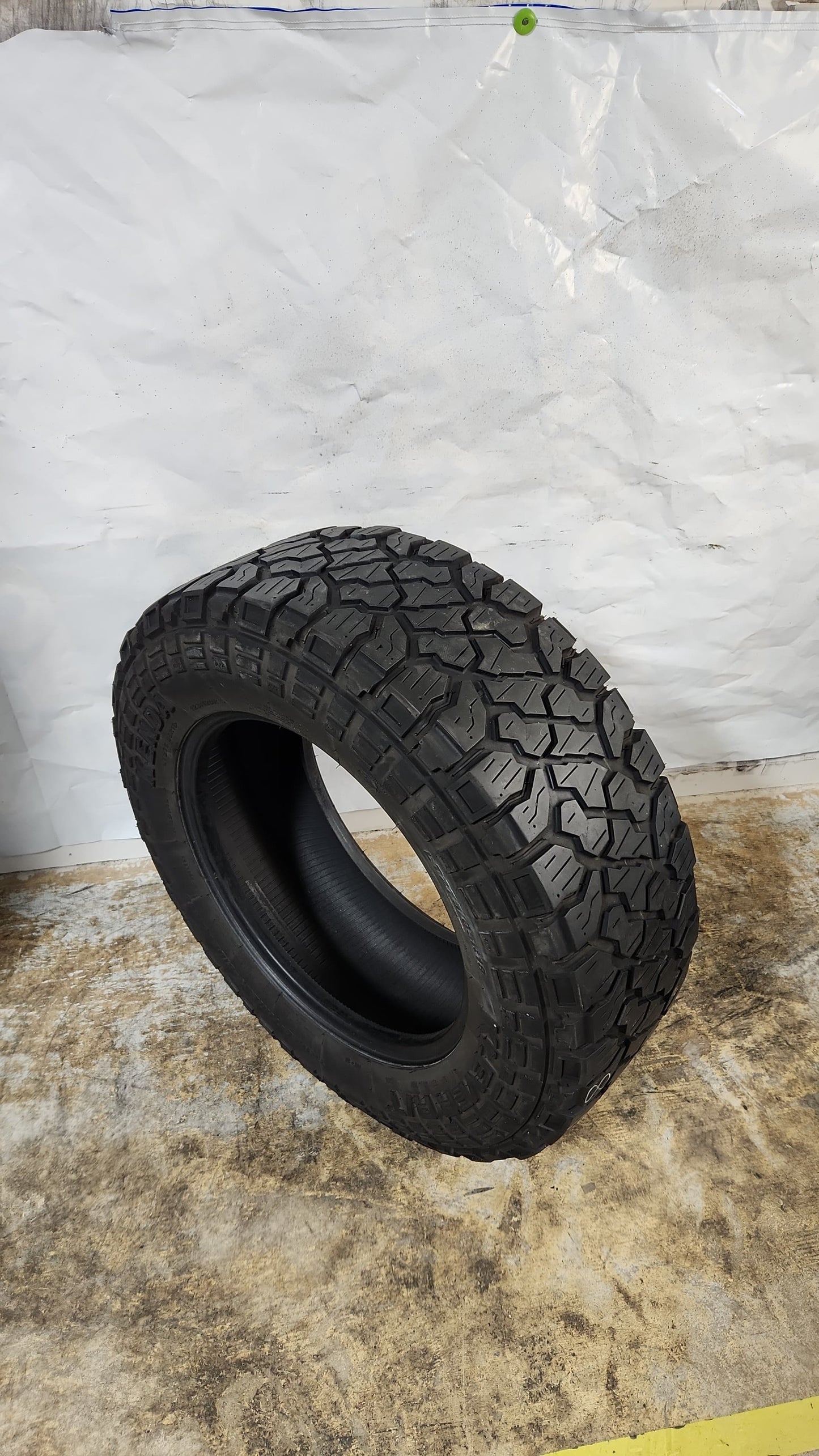 Used Tire - 275/65R18 Kenda Klever R/T