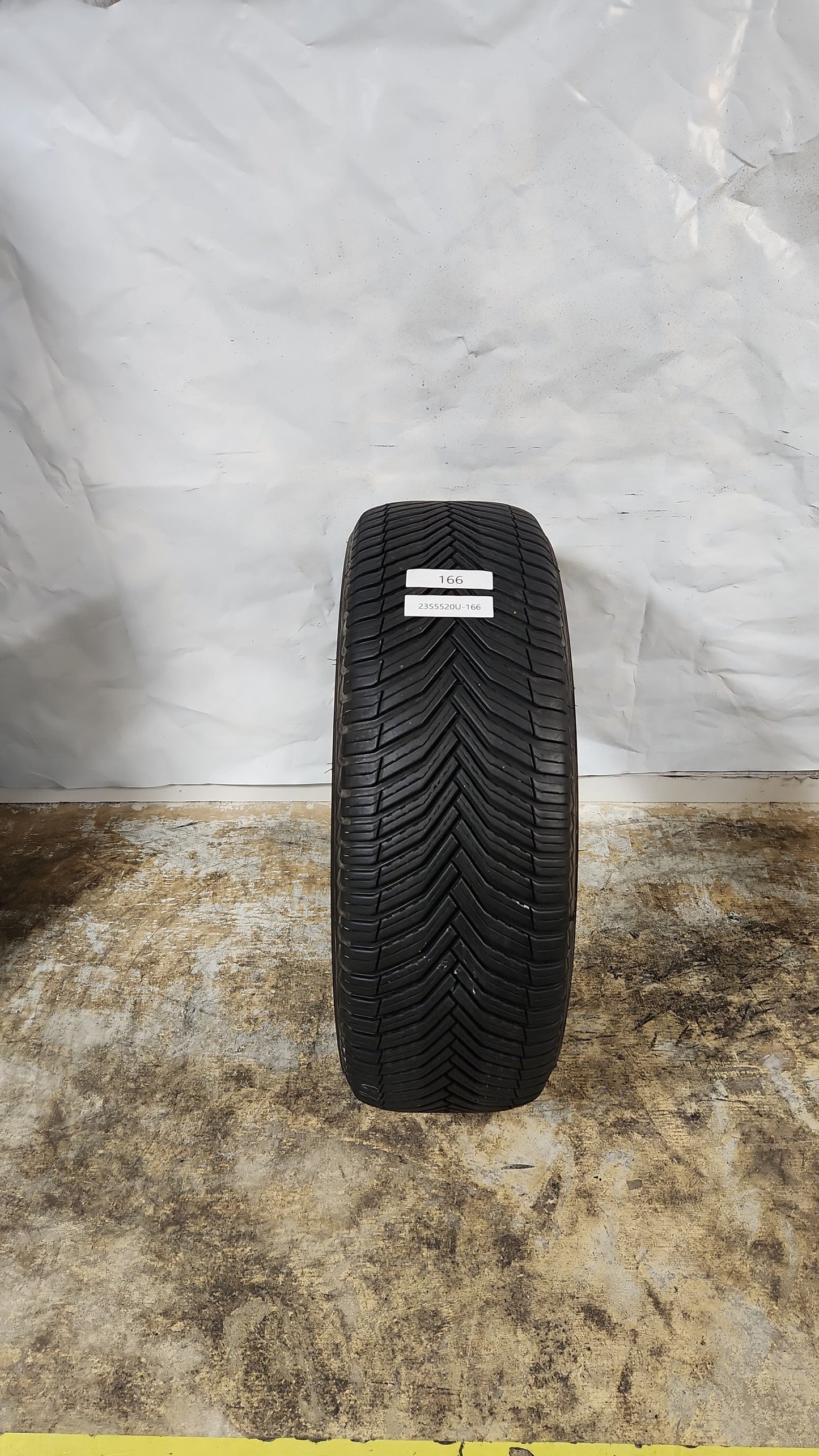 Used Tire - 235/55R20 Michelin CrossClimate 2
