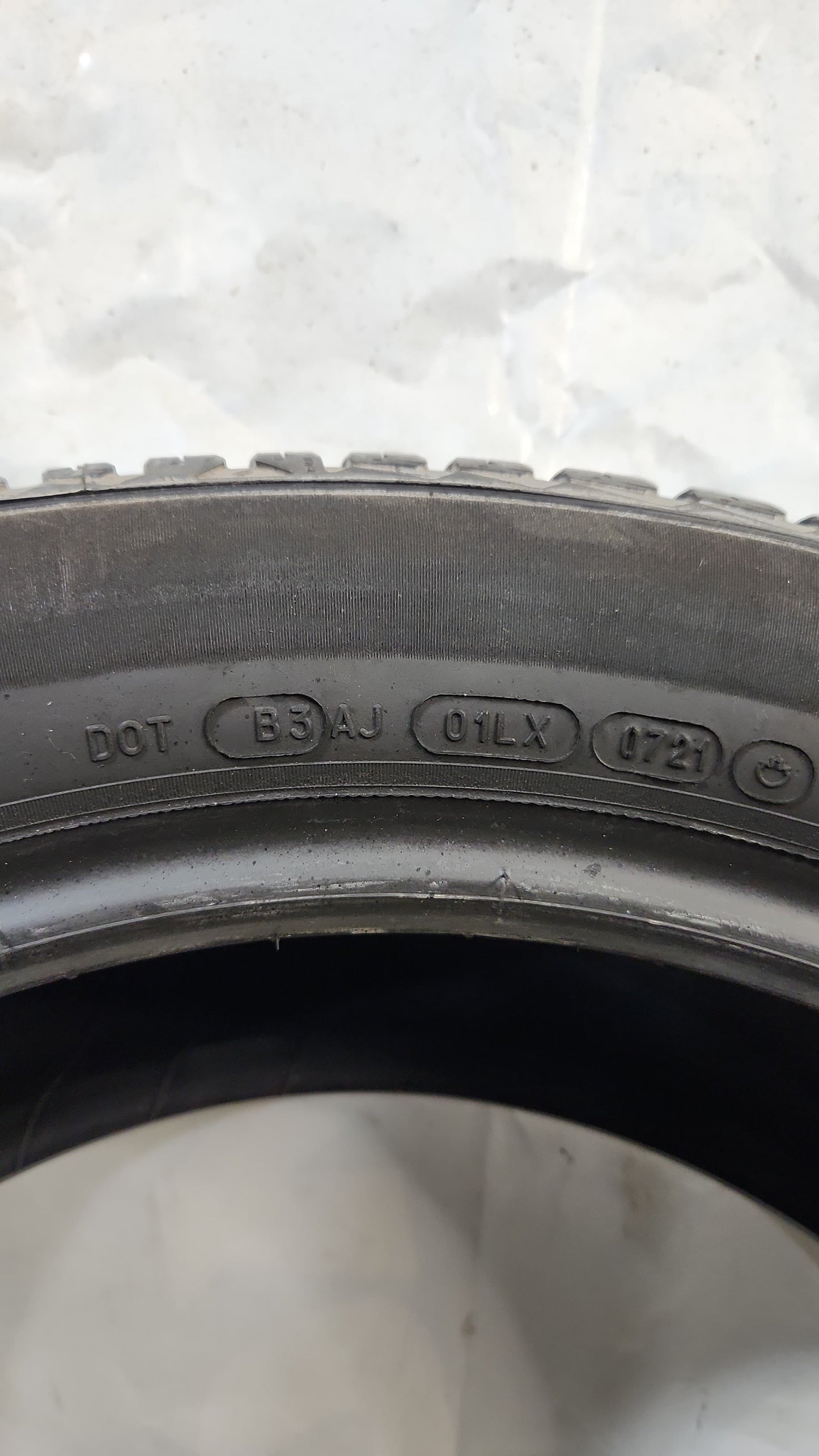 Used Tire - 235/55R20 Michelin CrossClimate 2