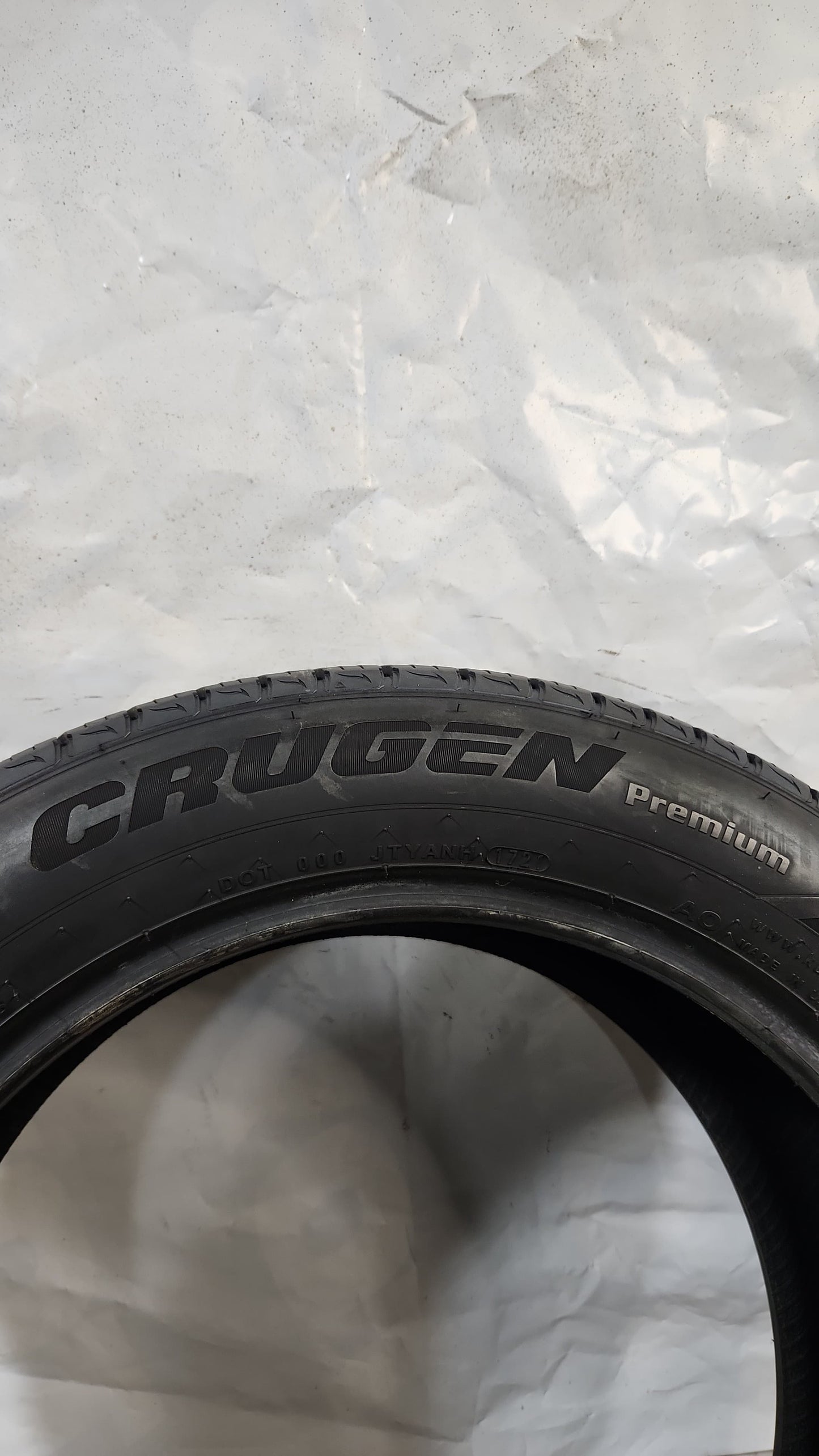Used Tire - 235/55R19 Kumho Crugen Premium