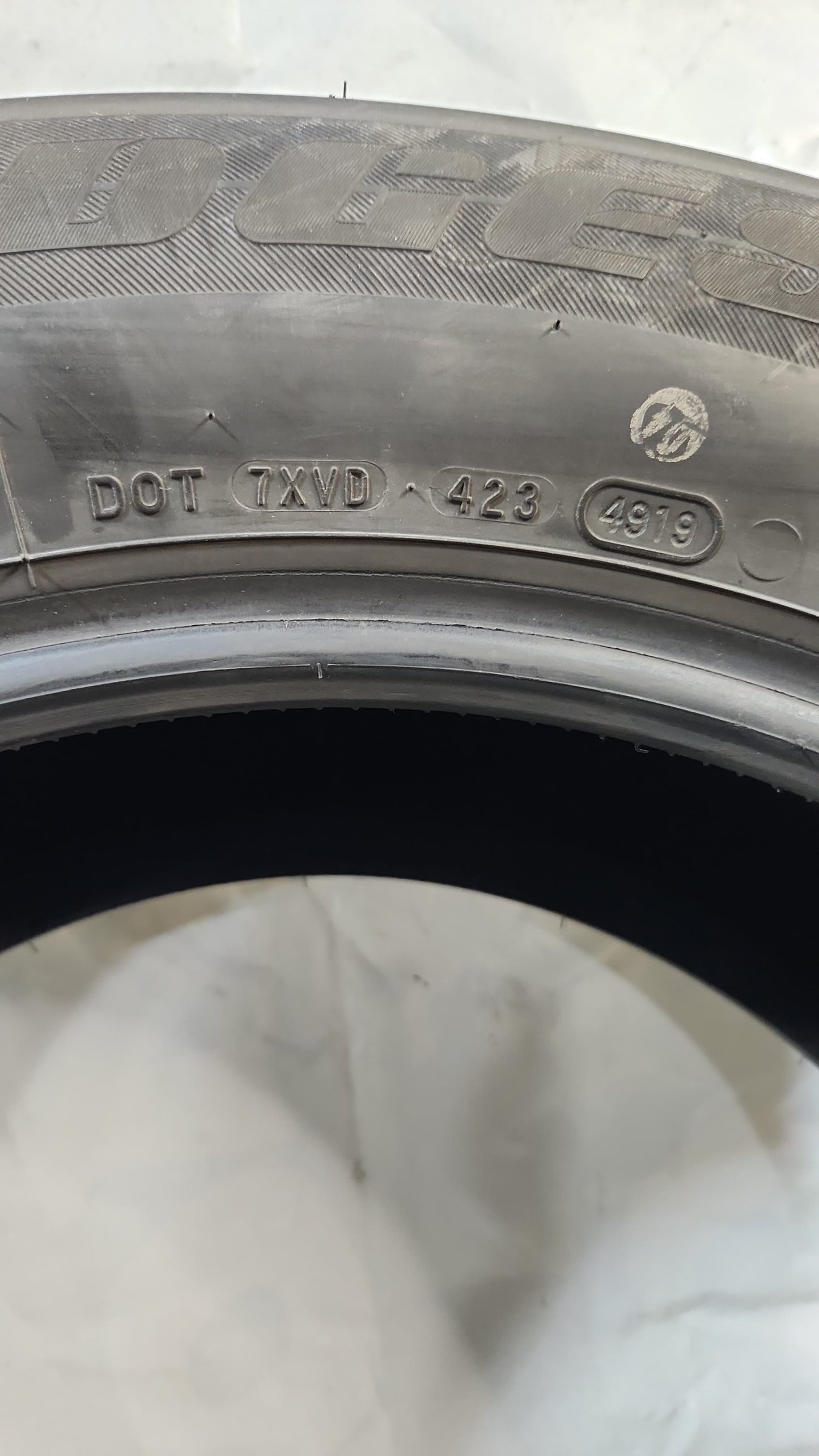 Used Tire - 245/60R18 Bridgestone Dueler H/L 422 Ecopia