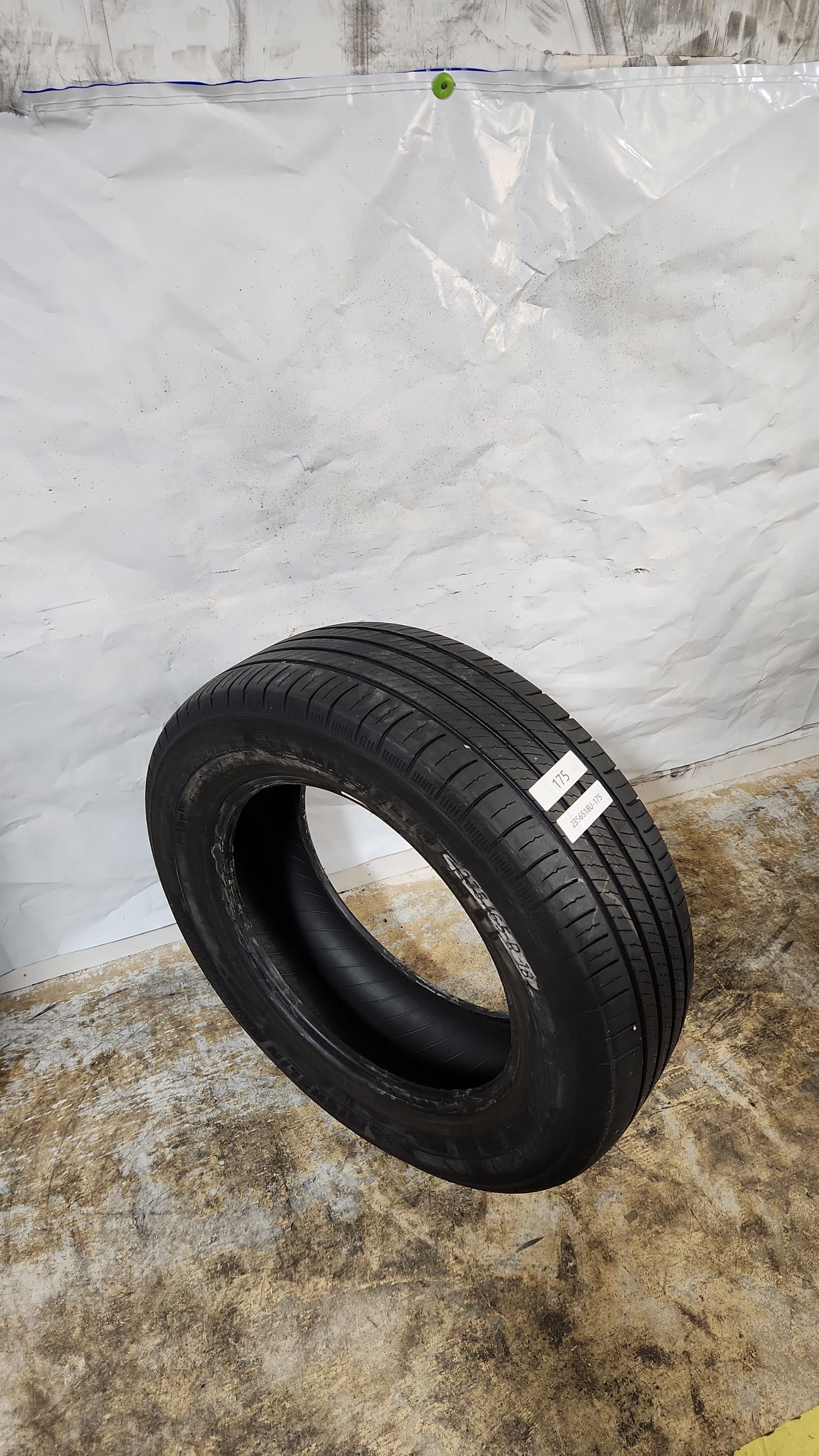 Used Tire - 235/65R18 Michelin Primacy Tour A/S