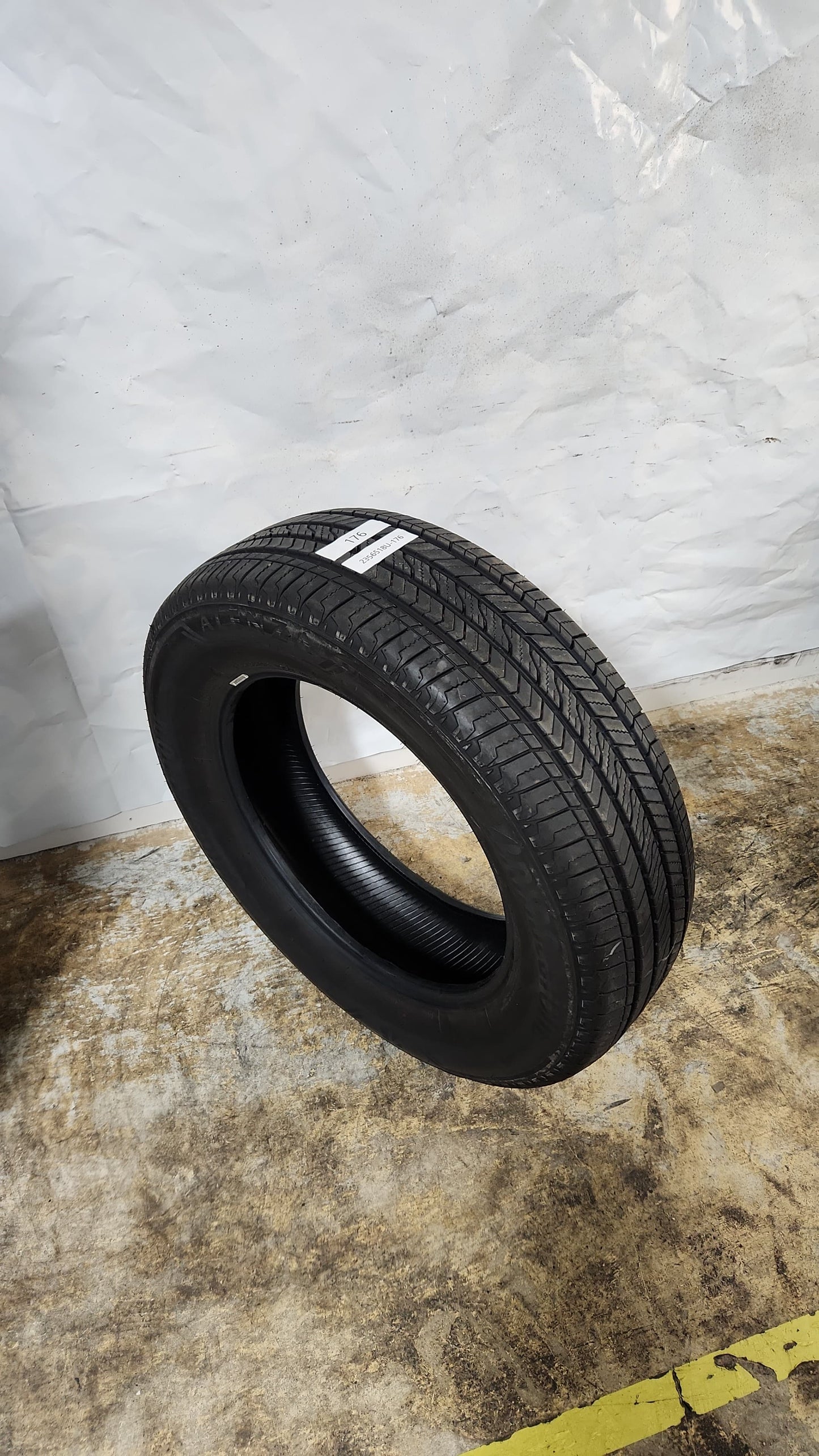 Used Tire - 235/65R18 Bridgestone Alenza Sport A/S