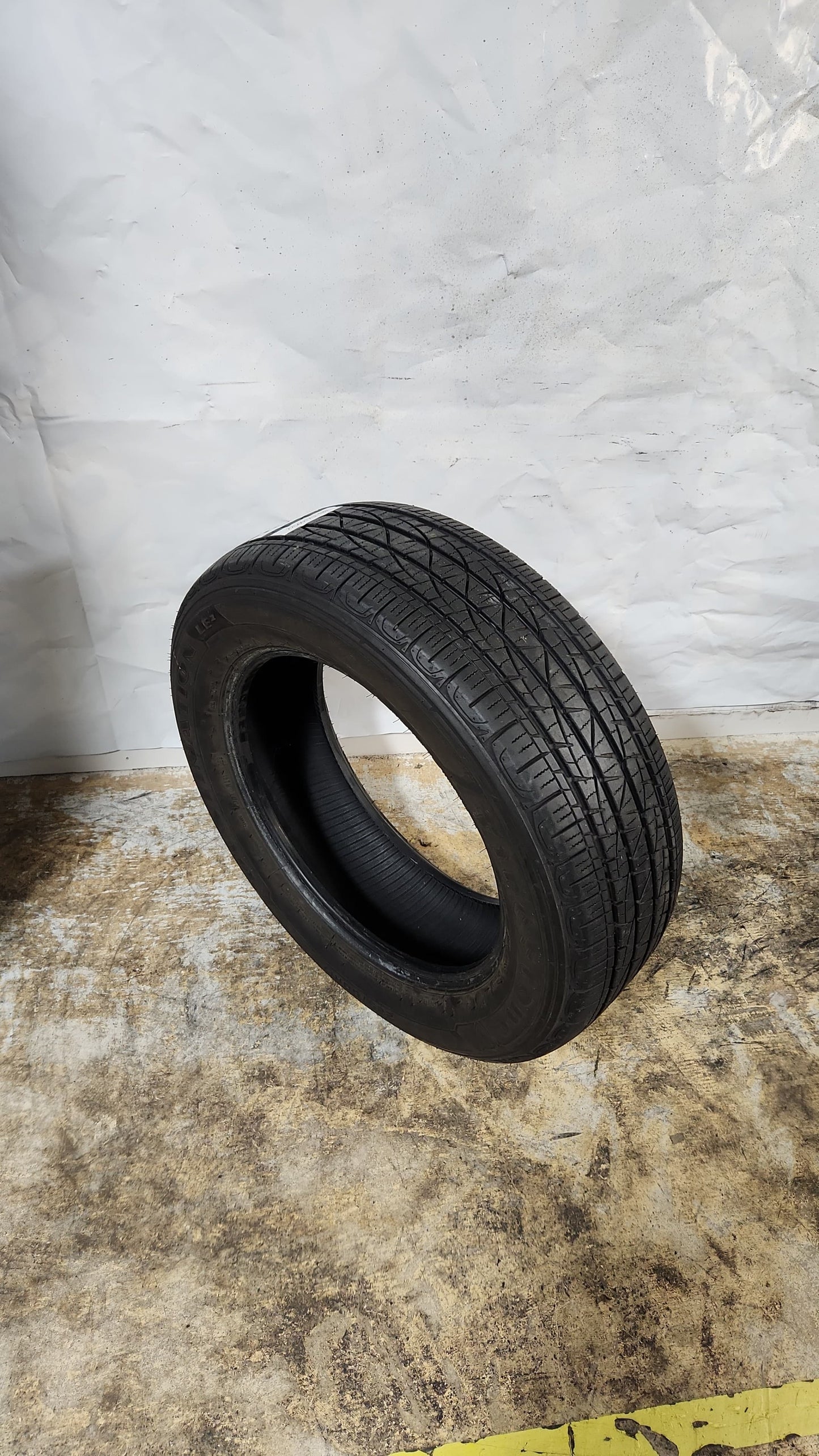 Used Tire - 225/60R17 Firestone Destination LE2
