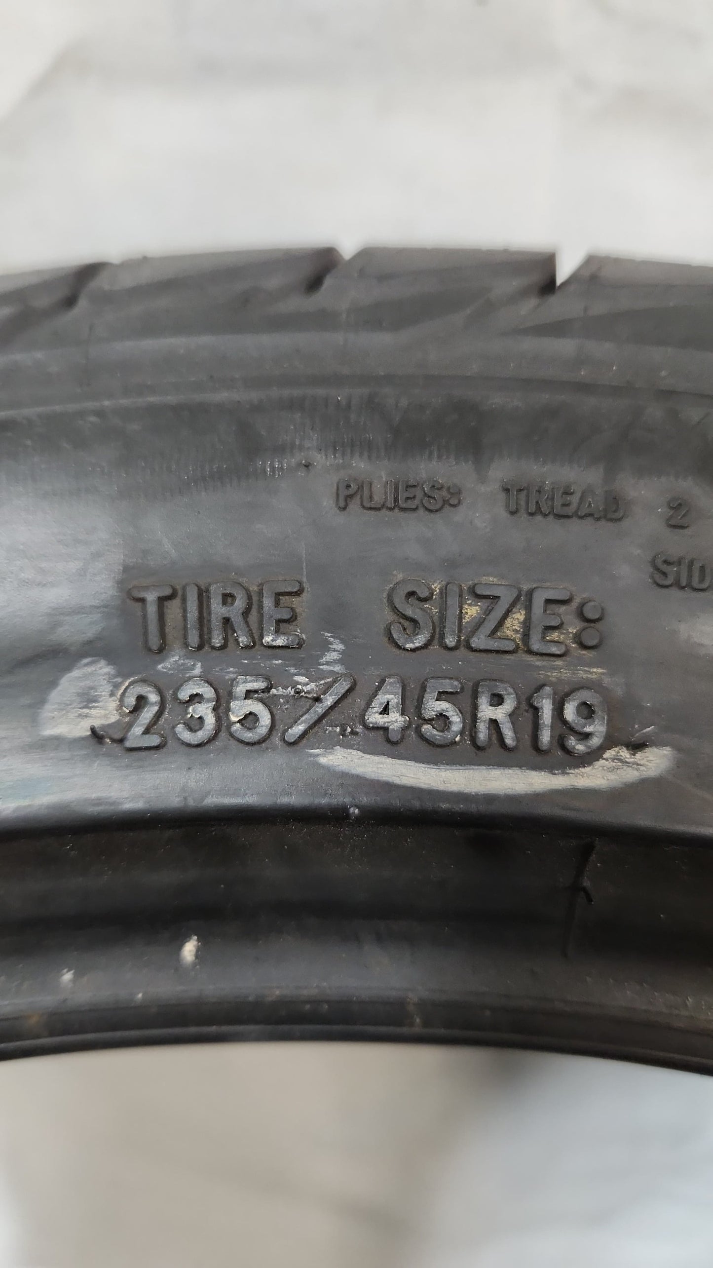Used Tire - 235/45R19 Goodyear Assurance WeatherReady 7/32