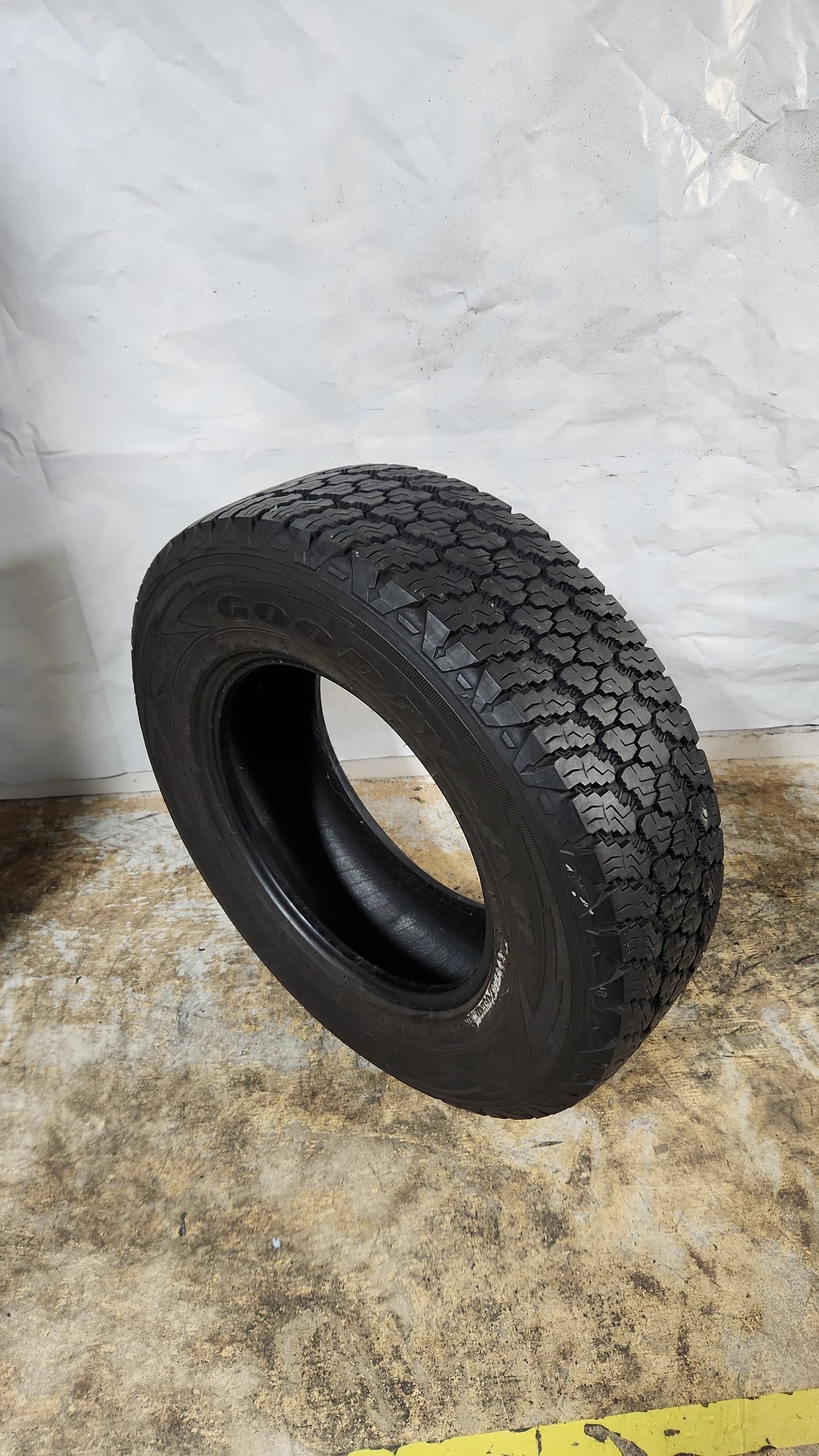 Used Tire - 245/75R17 Goodyear Wrangler