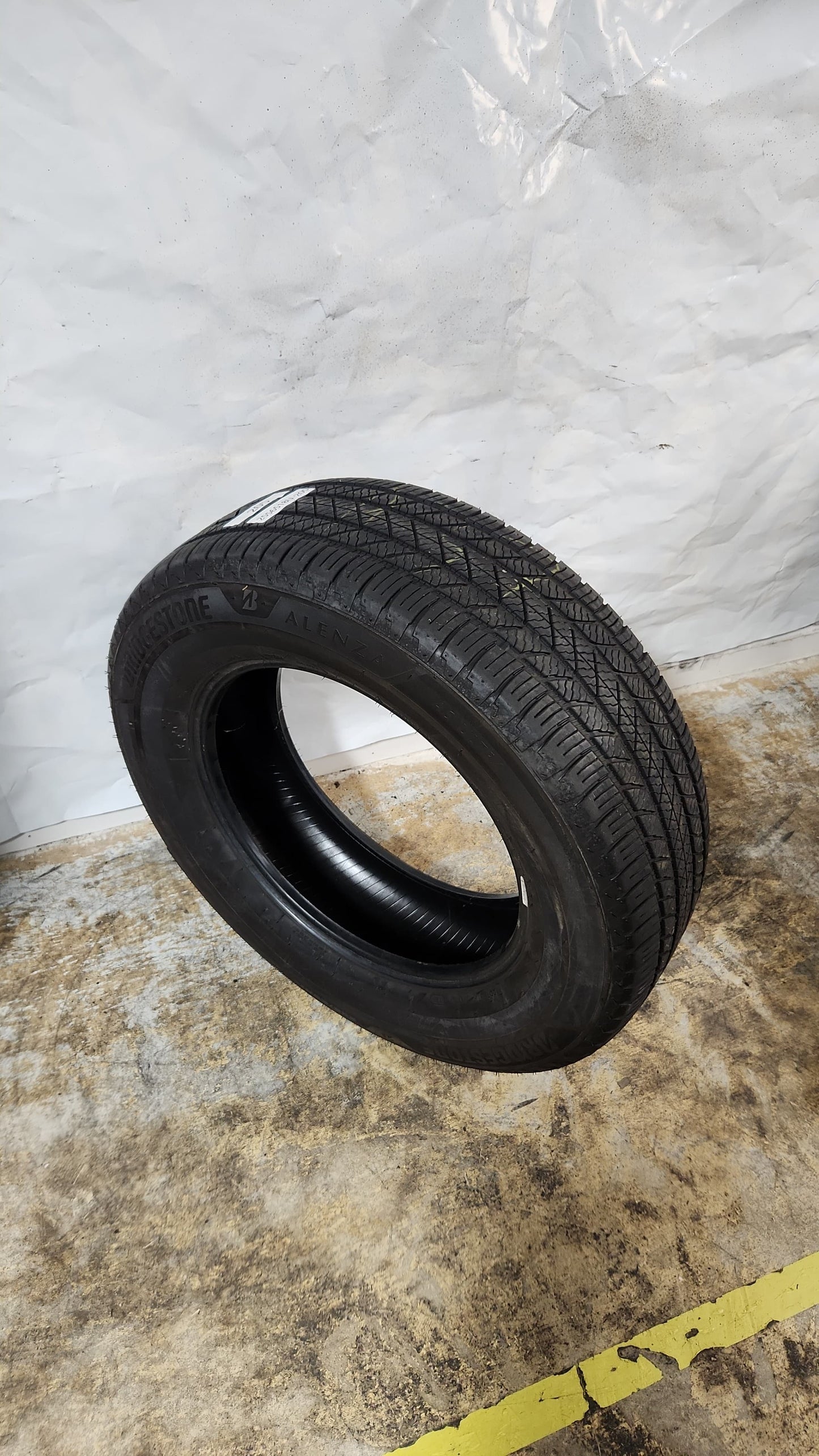 Used Tire - 255/65R18 Bridgestone Alenza AS Ultra