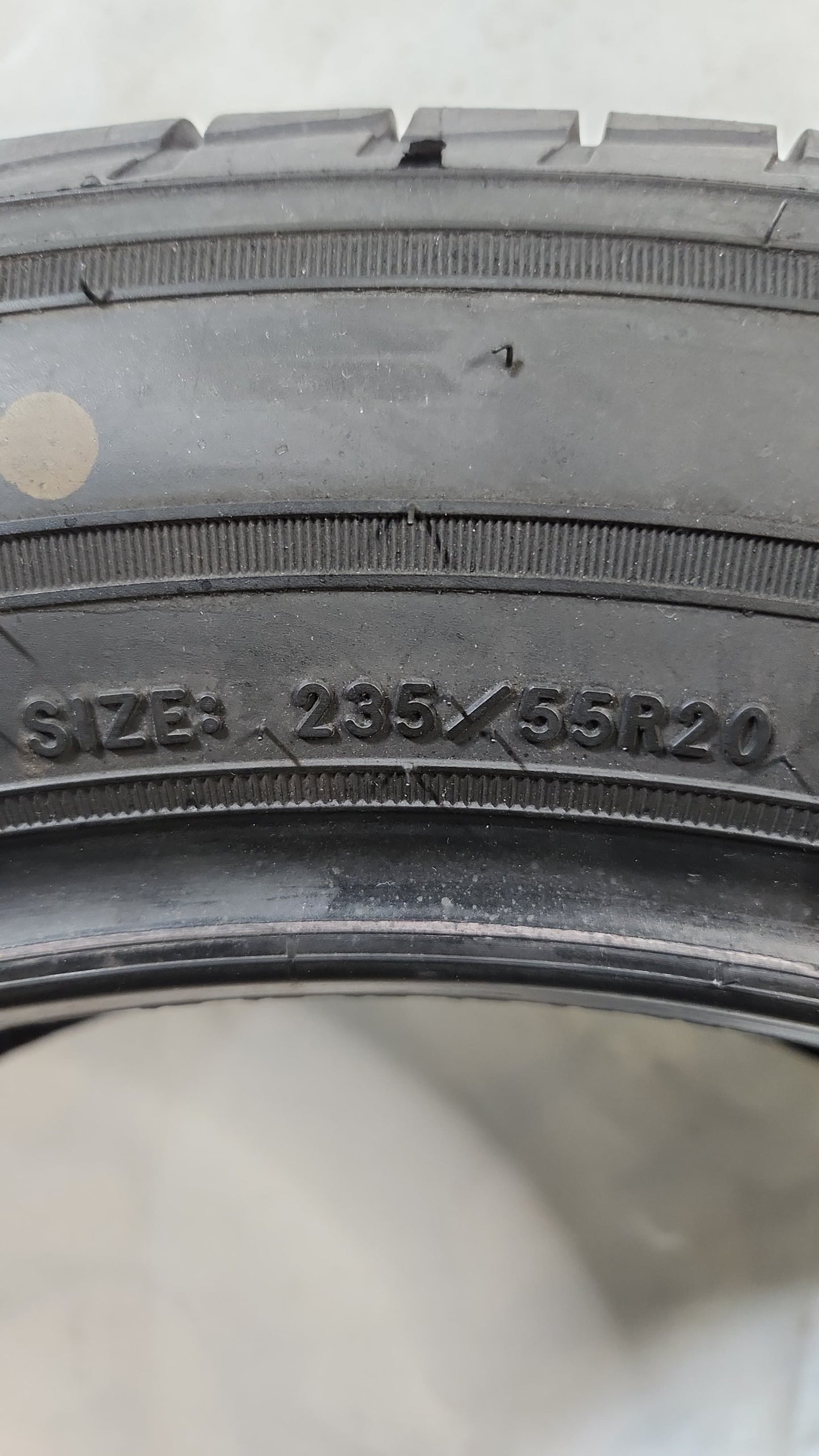 Used Tire - 235/55R20 Goodyear Assurance Maxlife 10/32