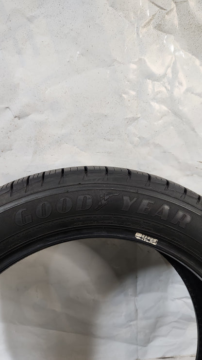 Used Tire - 235/55R20 Goodyear Assurance Maxlife 10/32