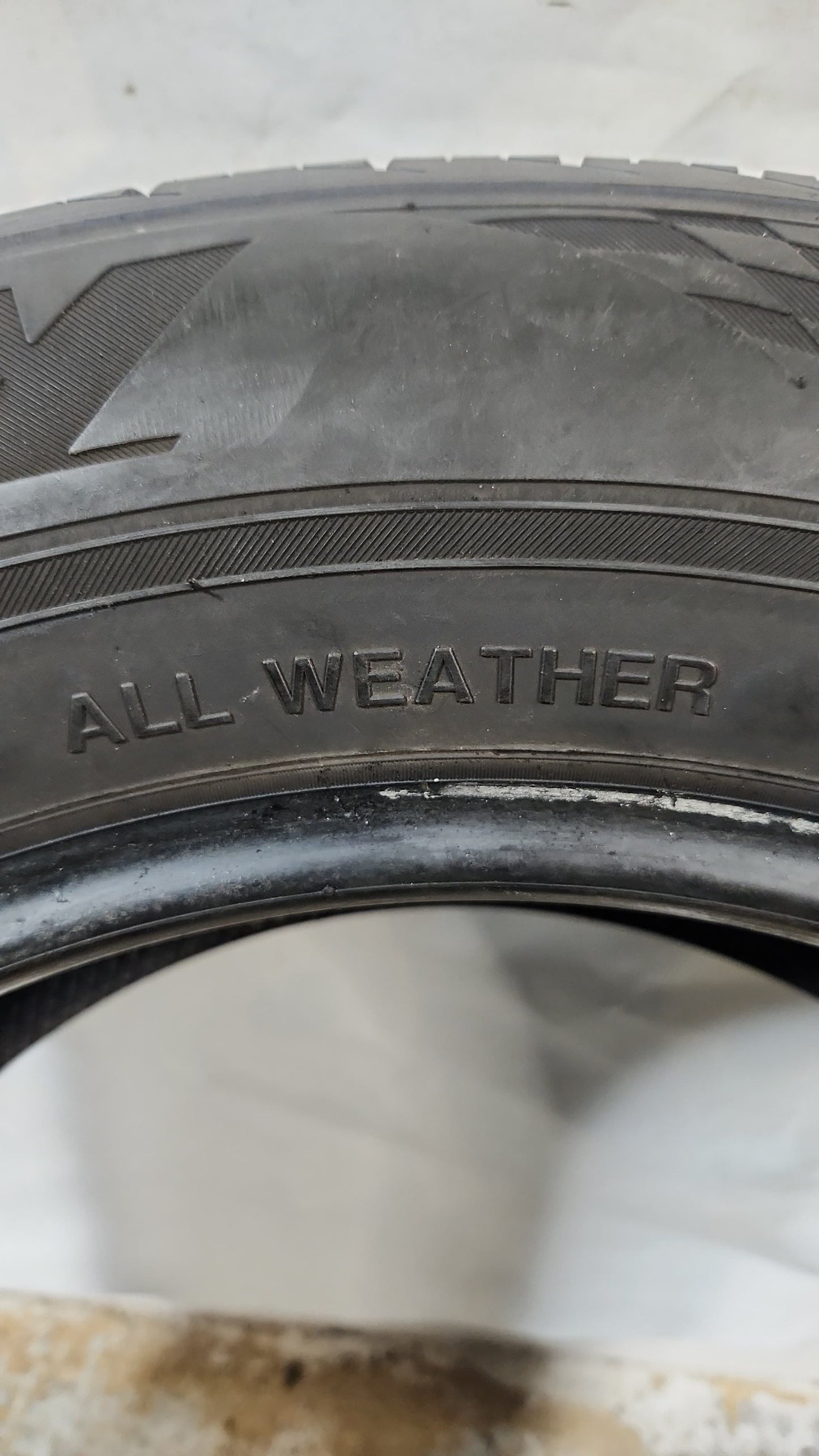 Used Tire - 245/60R18 Sentury Crossover All Weather