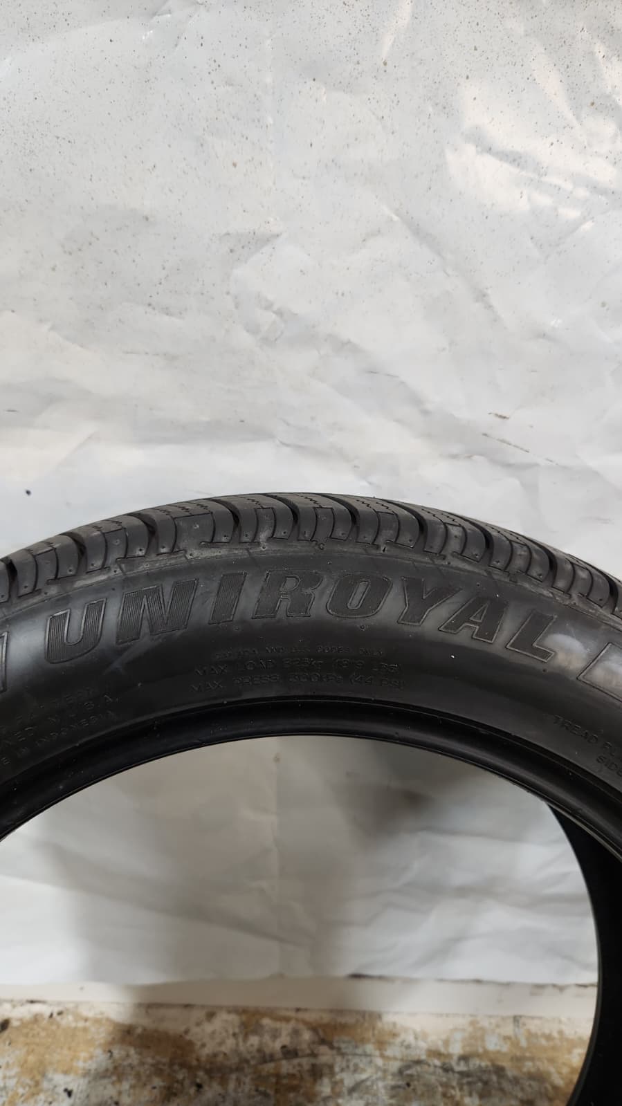 Used Tire - 235/55R19 Uniroyal Tiger Paw Touring A/S 7/32