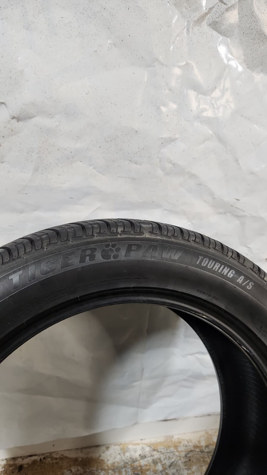 Used Tire - 235/55R19 Uniroyal Tiger Paw Touring A/S 7/32