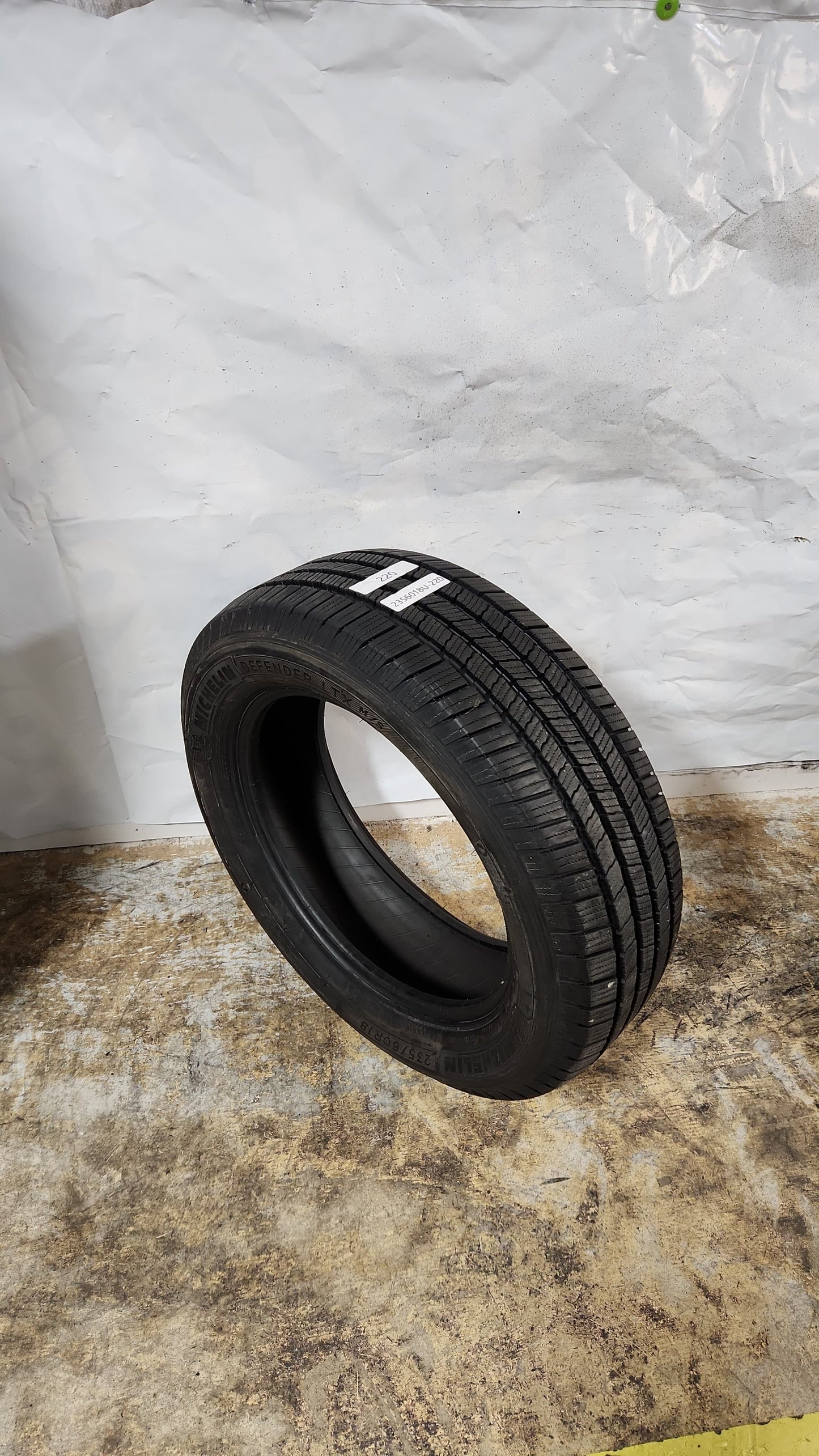 Used Tire - 235/60R18 Michelin Defender LTX M/S 10/32