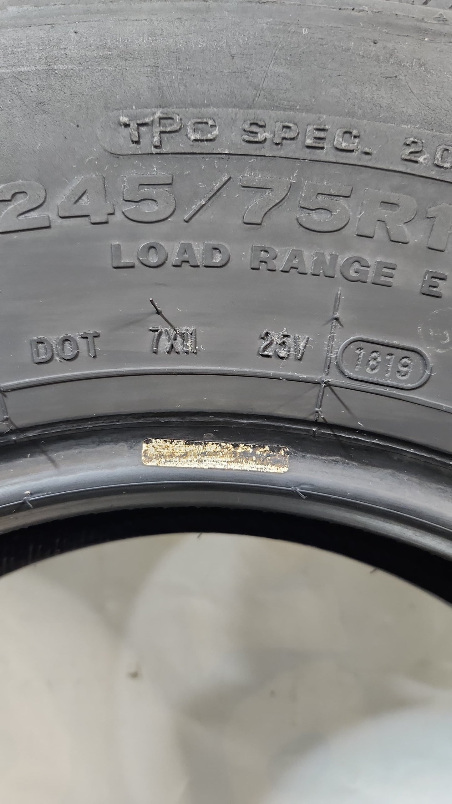 Used Tire - 245/75R16 Bridgestone V-Steel RIB 265