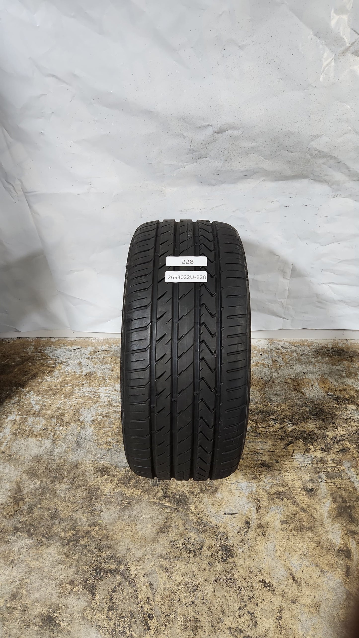 Used Tire - 265/30ZR22 Lexani LX-Twenty