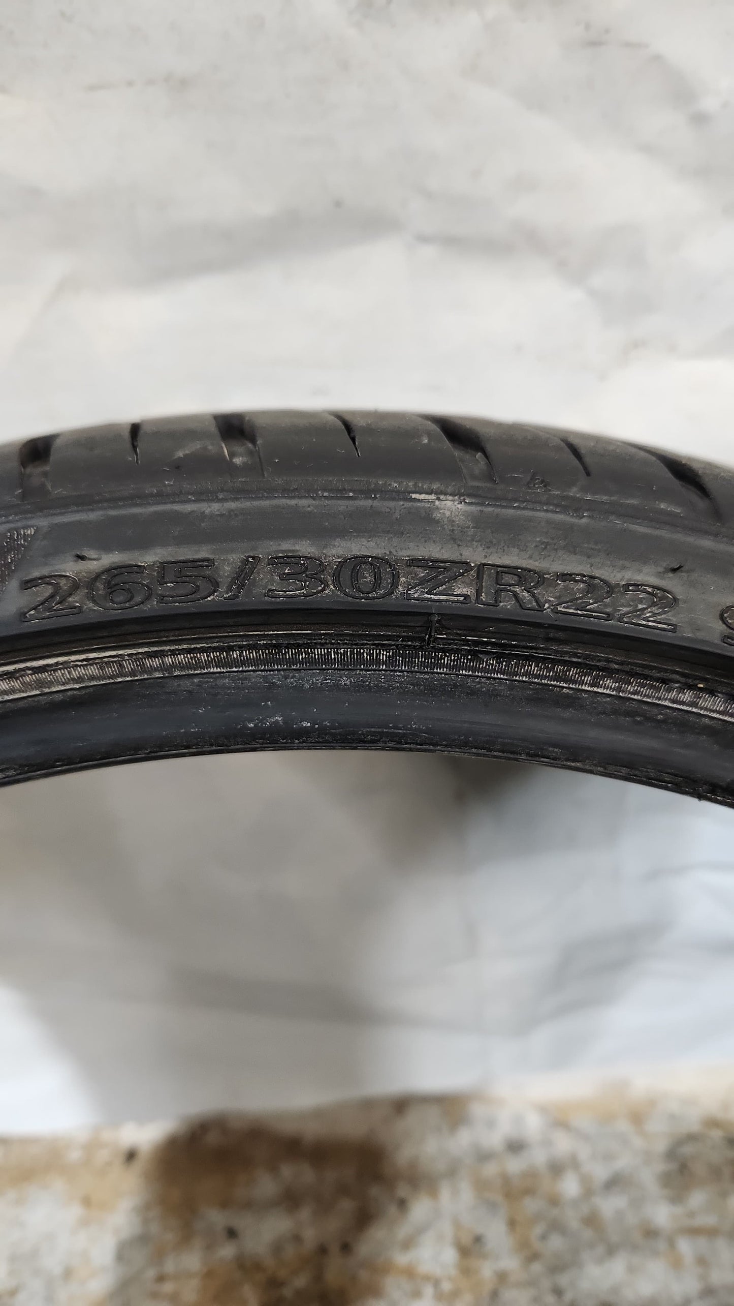 Used Tire - 265/30ZR22 Lexani LX-Twenty