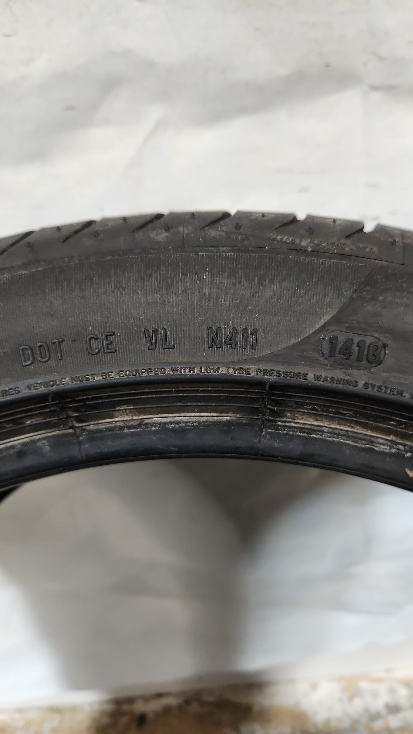Used Tire - 255/40R19 Pirelli PZero